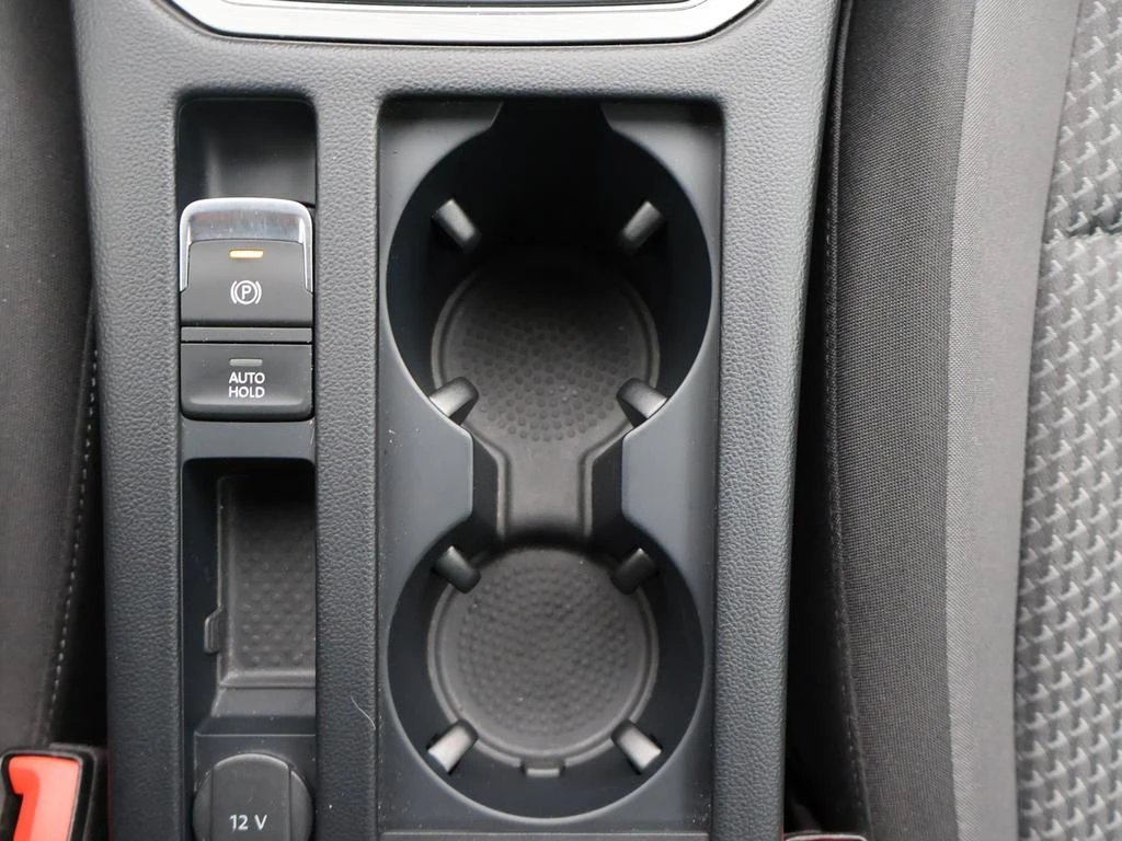 Volkswagen-Passat-image-23