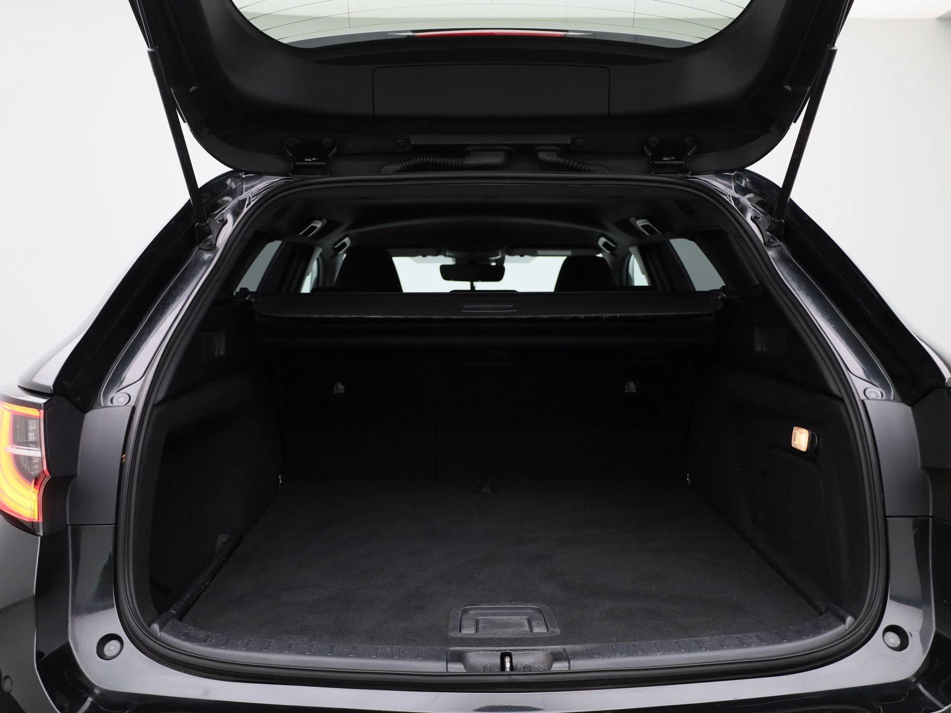 Toyota-Corolla Touring Sports-image-13