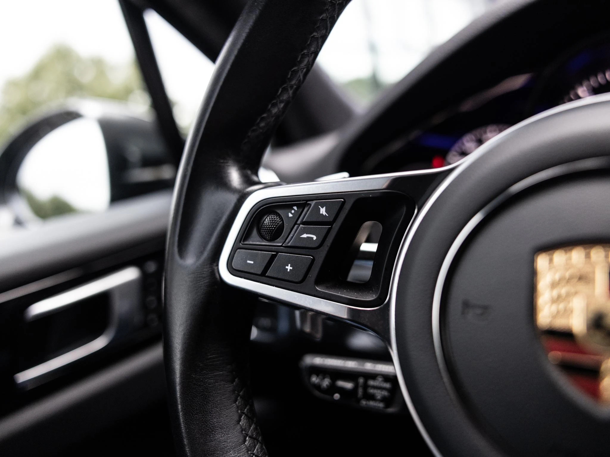 Porsche-Cayenne-image-48