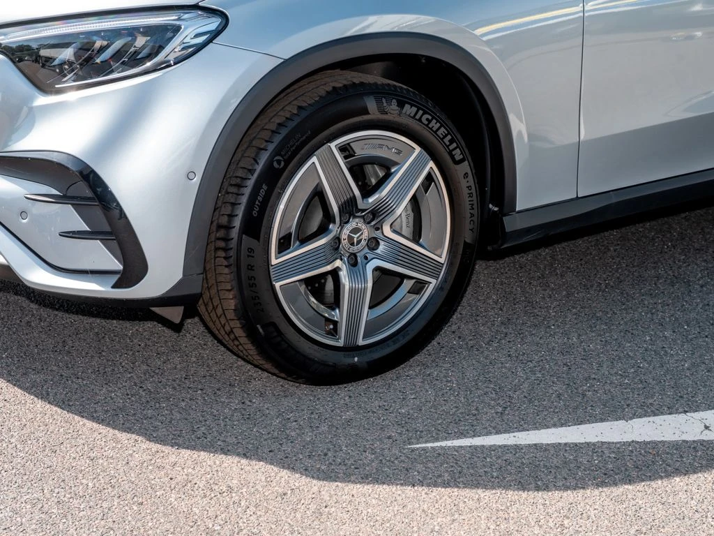 Mercedes-Benz-GLC 300 d-image-6