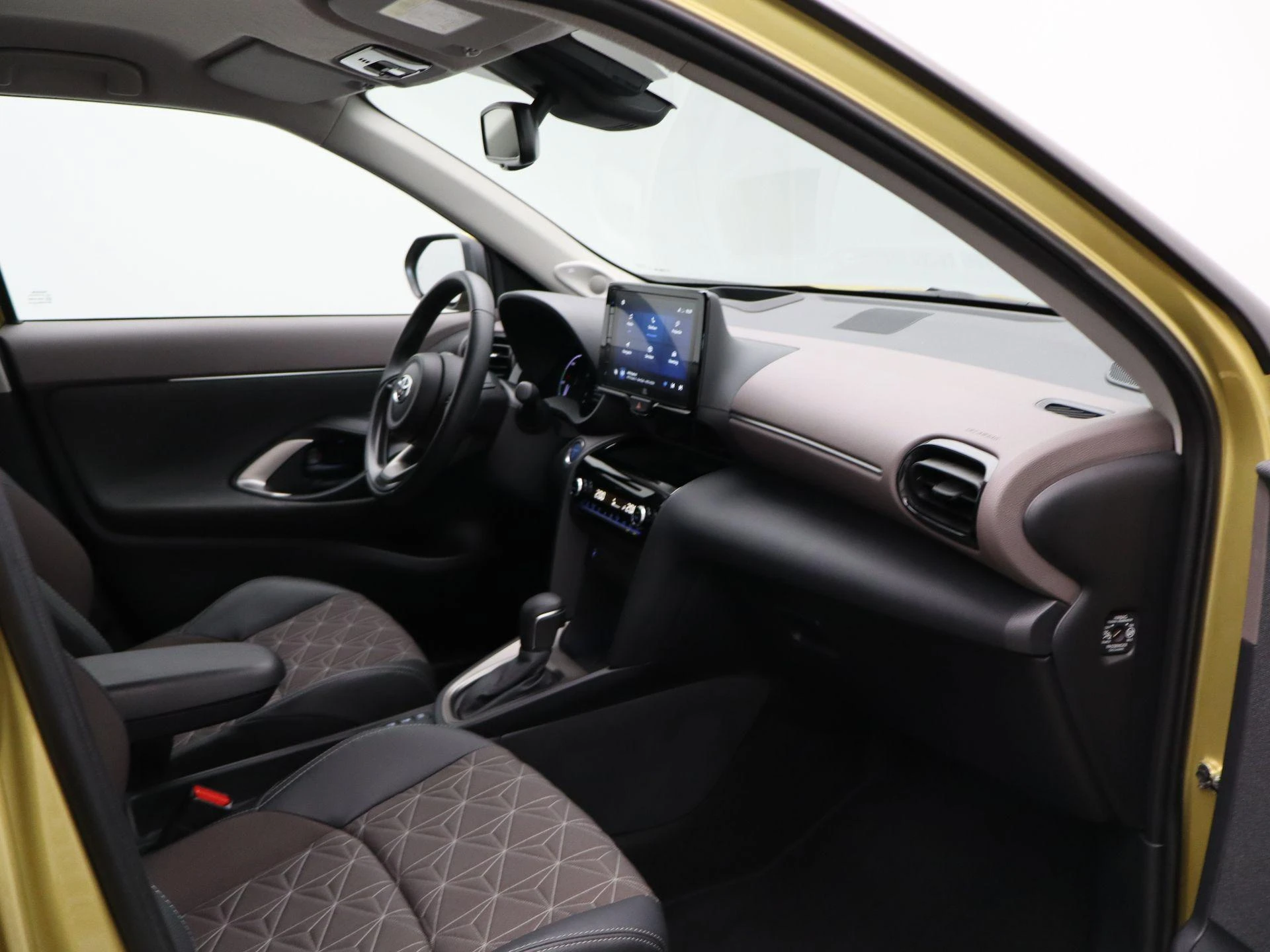 Toyota-Yaris Cross-image-31
