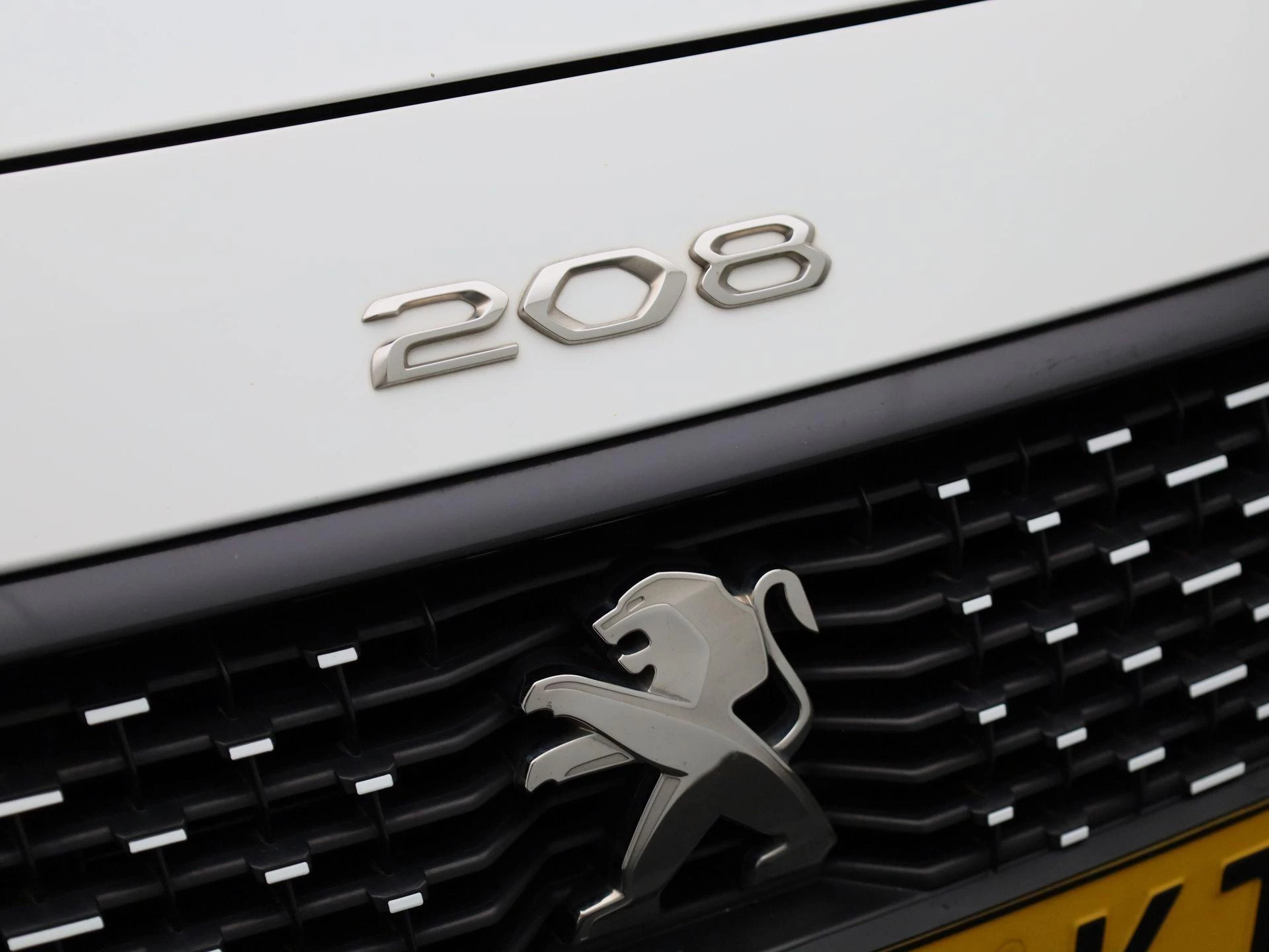 Peugeot-e-208-image-33