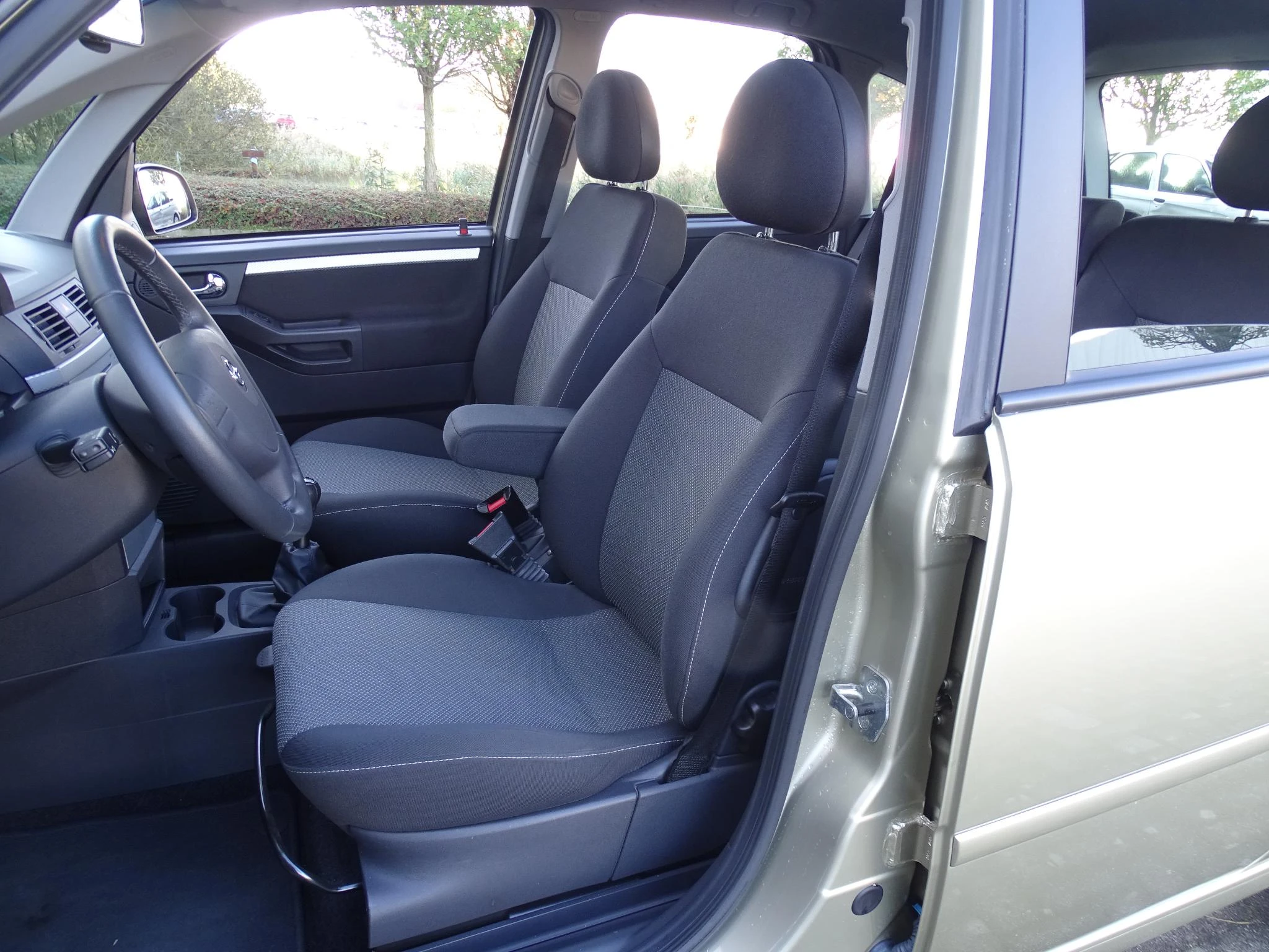 Opel-Meriva-image-10