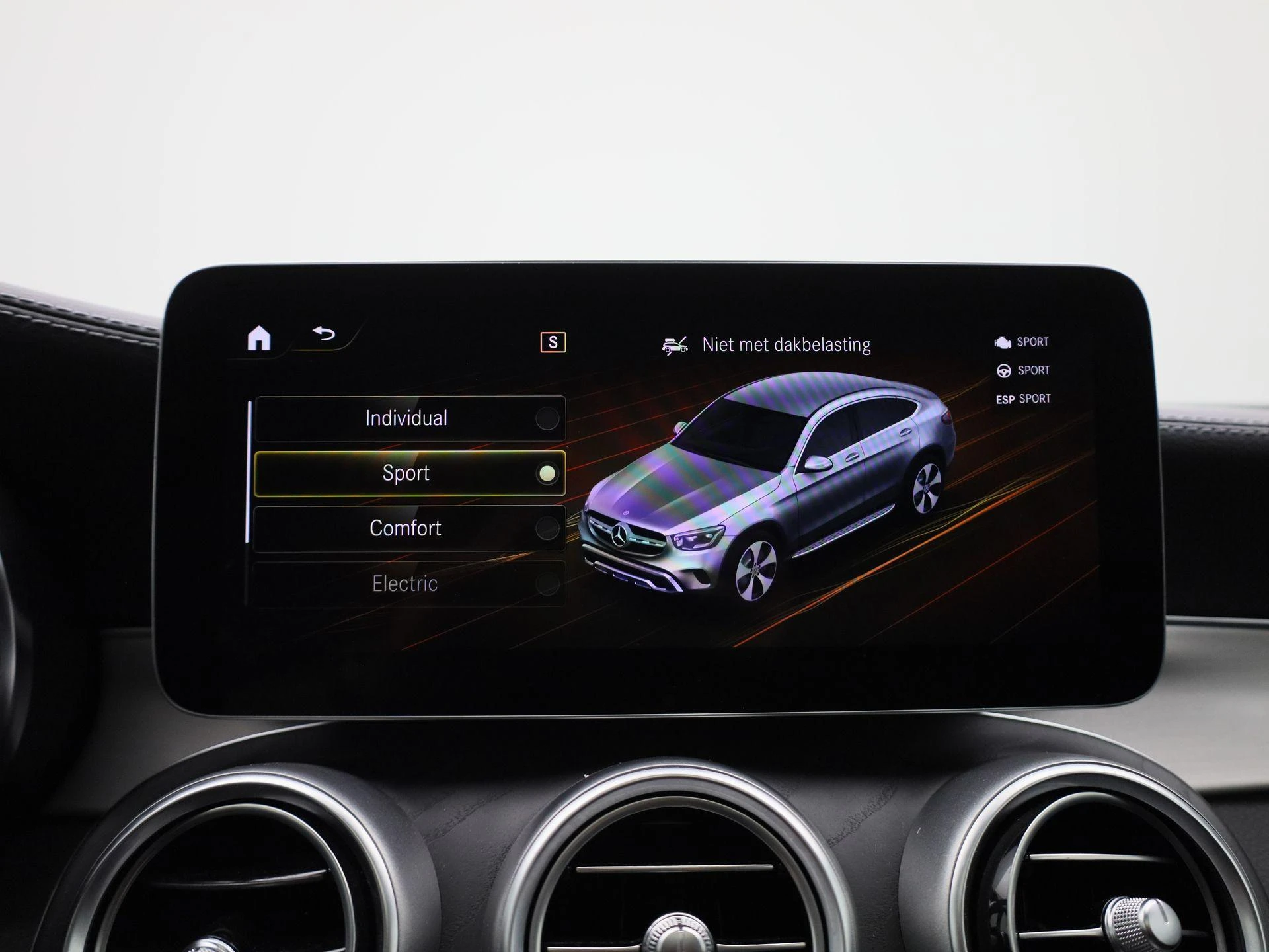 Mercedes-Benz-GLC-image-23