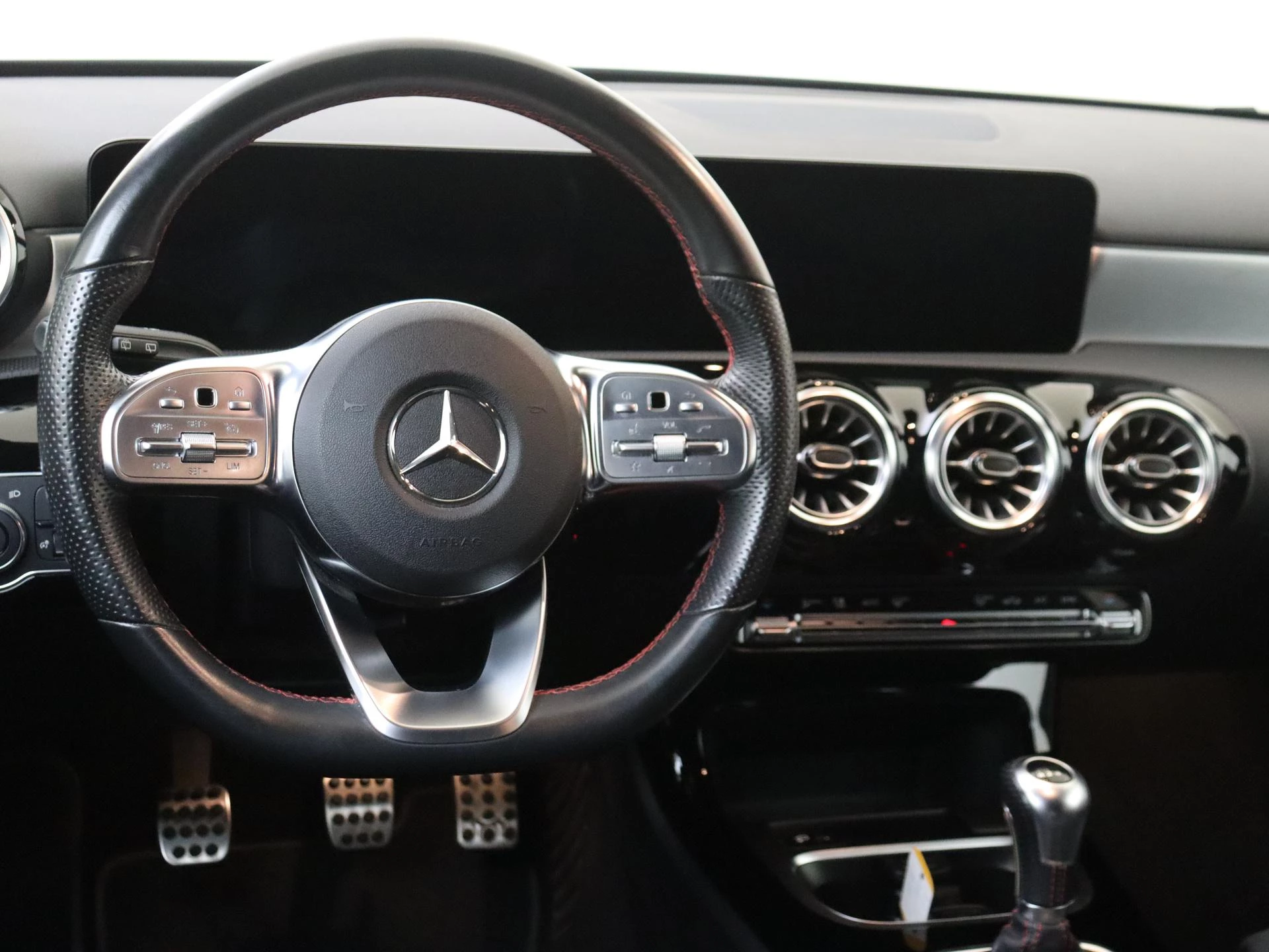 Mercedes-Benz-A-Klasse-image-9