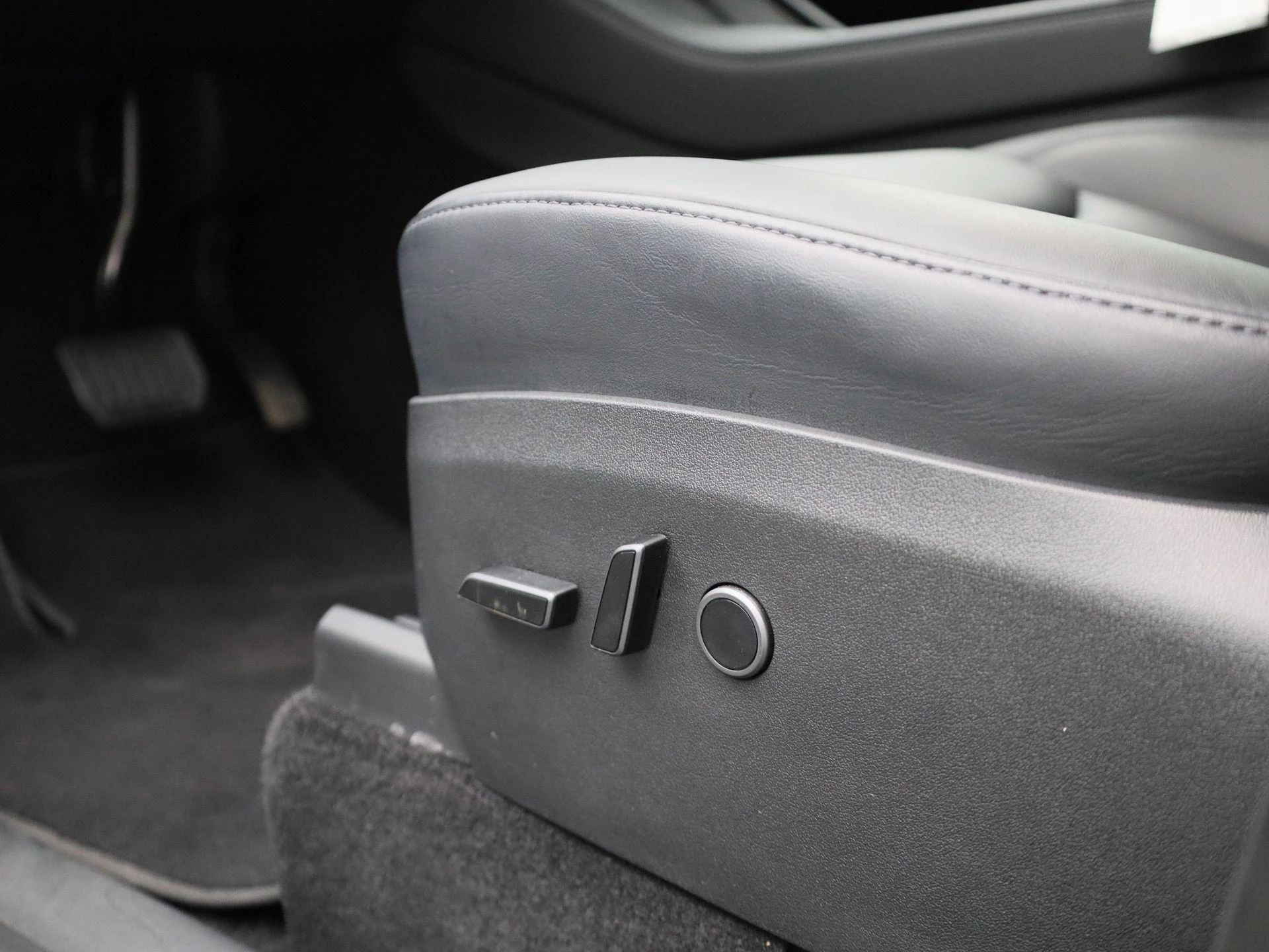 Tesla Model Y Long Range Dual Motor AWD