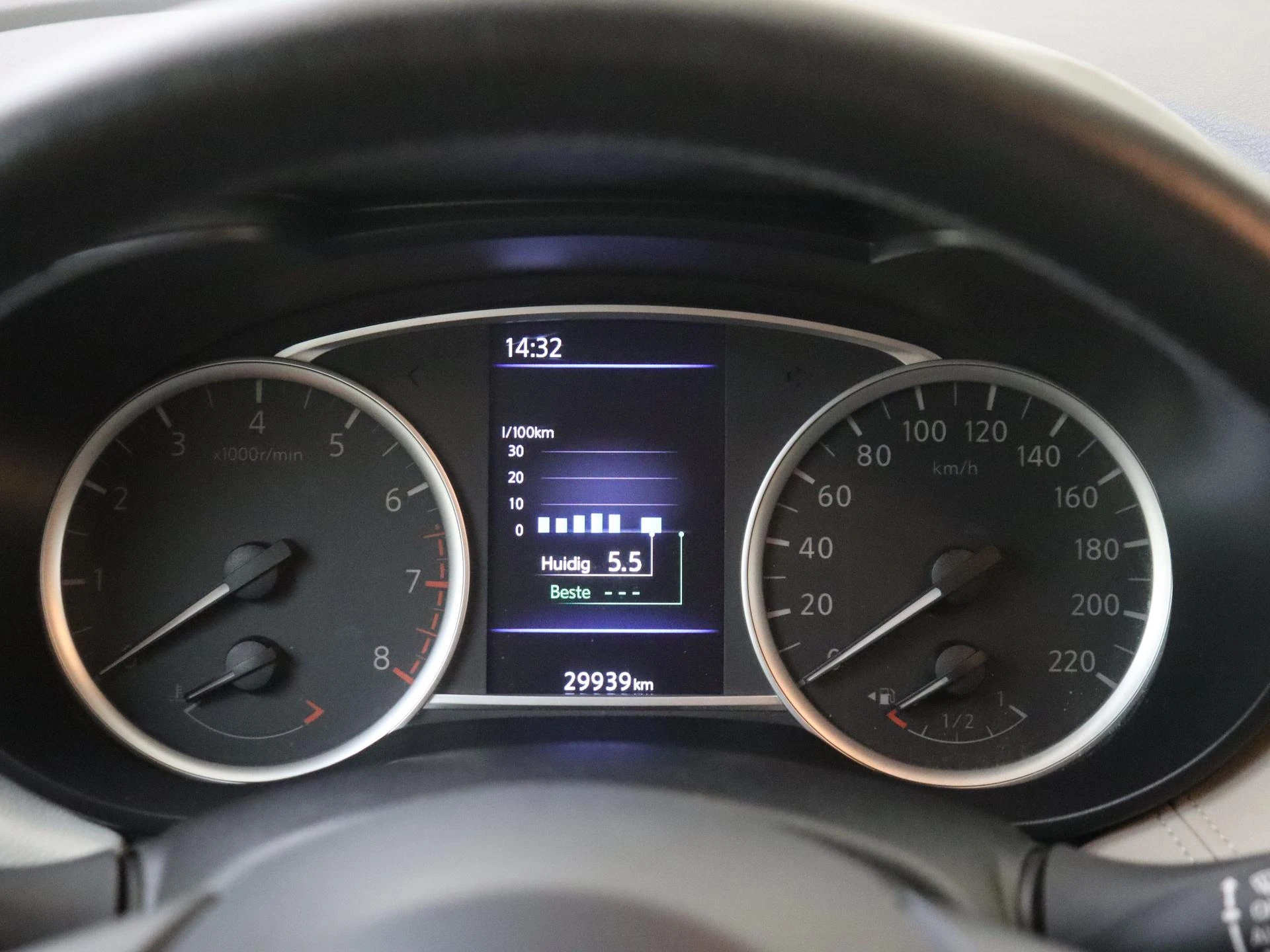 Nissan-Micra-image-9