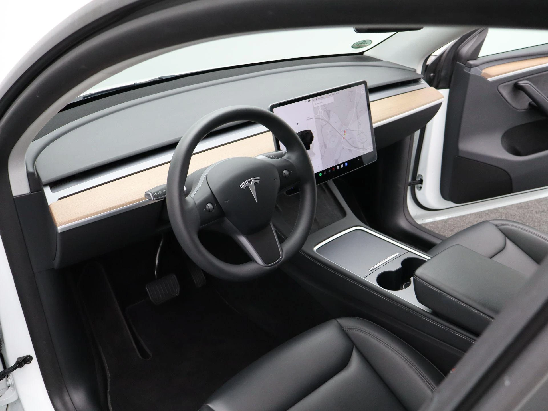Tesla-Model Y-image-27