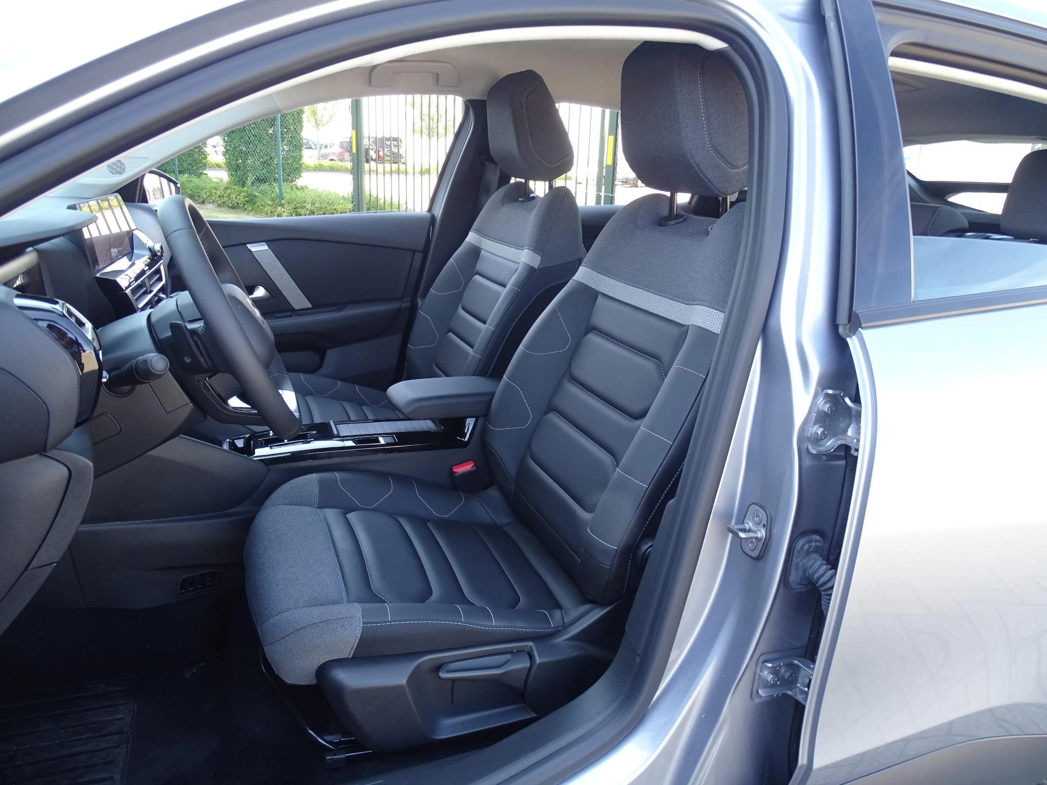 Citroën C4 1.2 Hybride 136 ë-DCS6 BUSINESS EDITION