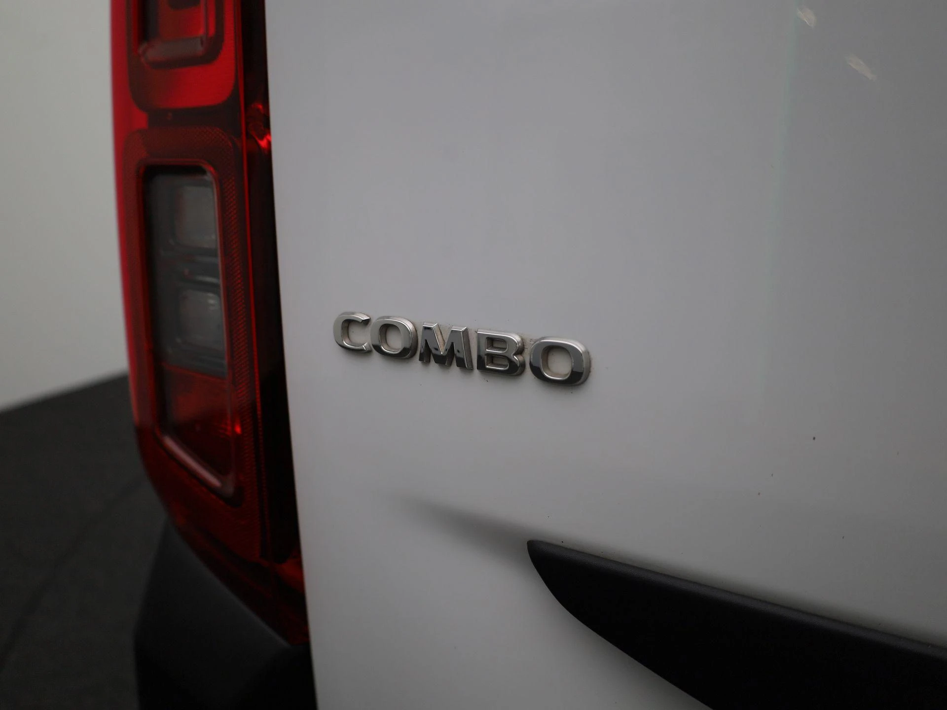 Opel-Combo Life-image-28