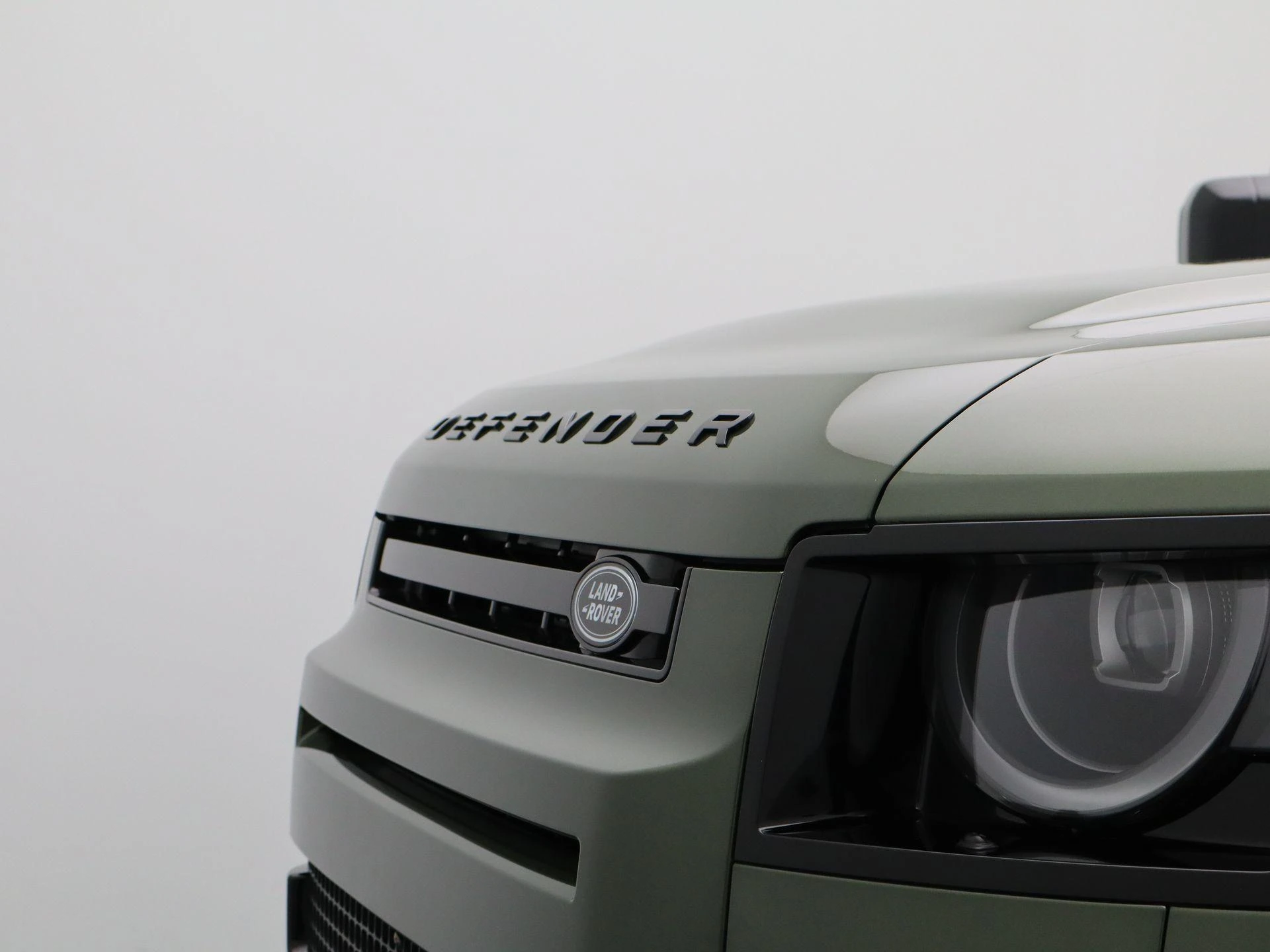 Land Rover-Defender-image-16