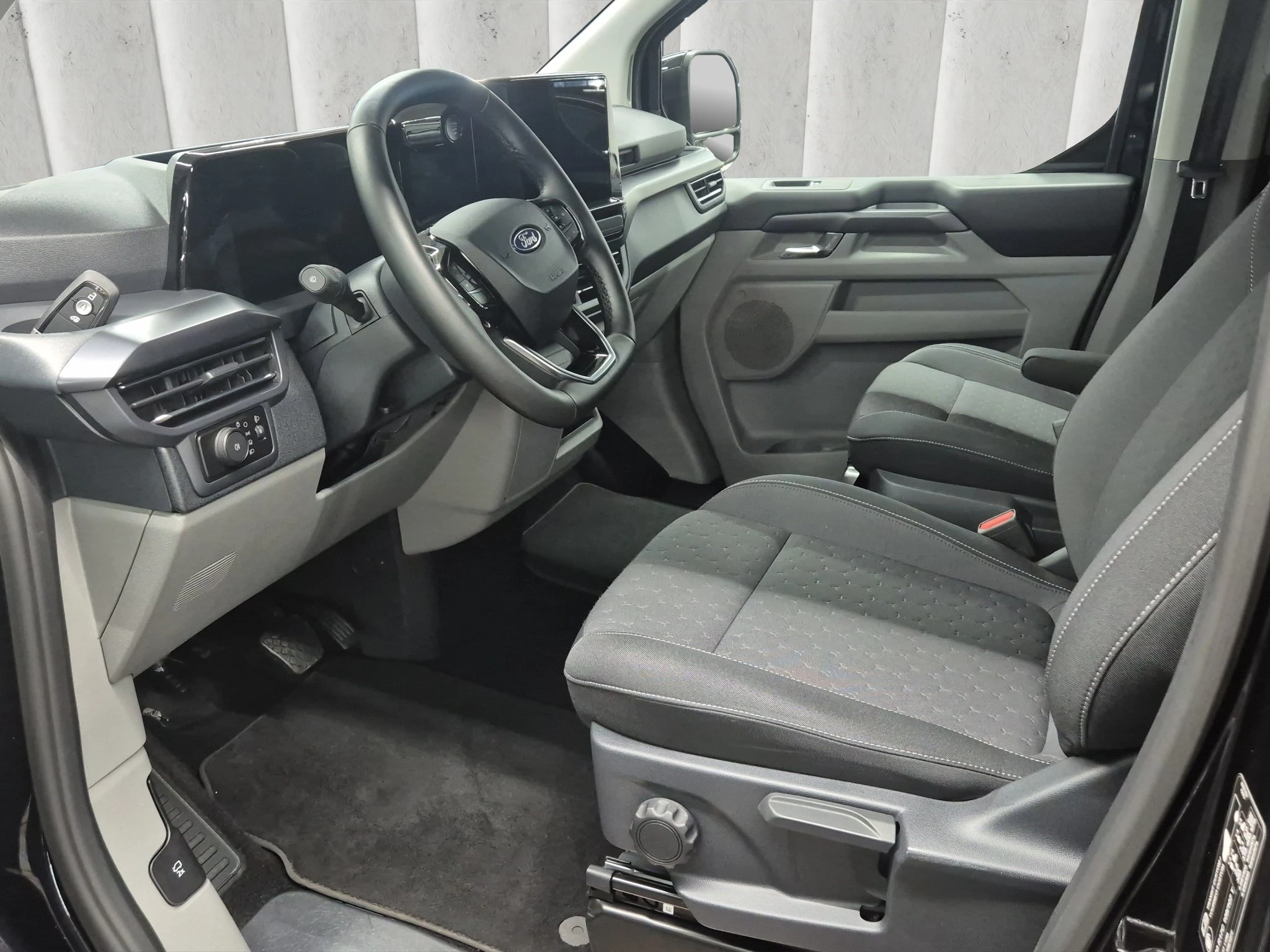 Ford-Tourneo Custom-image-9