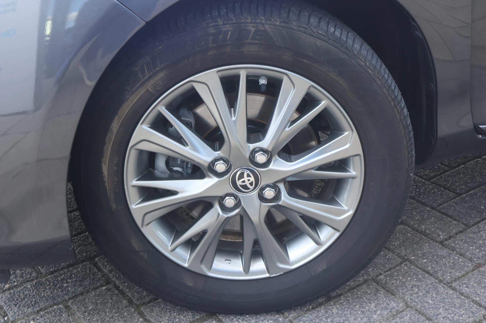 Toyota-Yaris-image-8