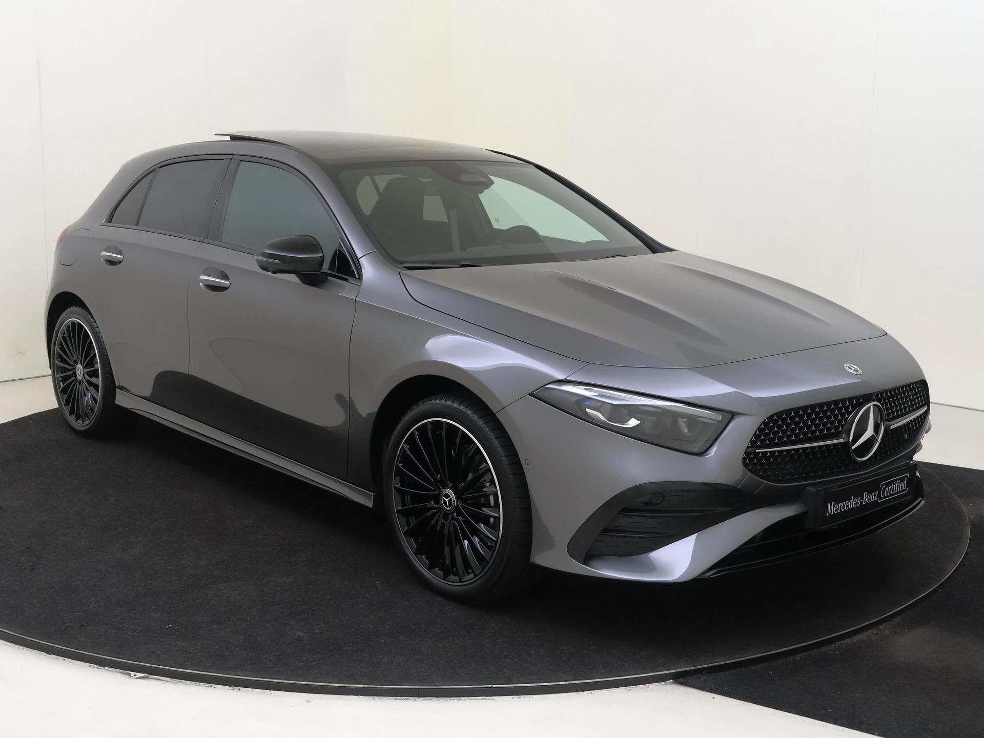 Mercedes-Benz-A-Klasse-image-1