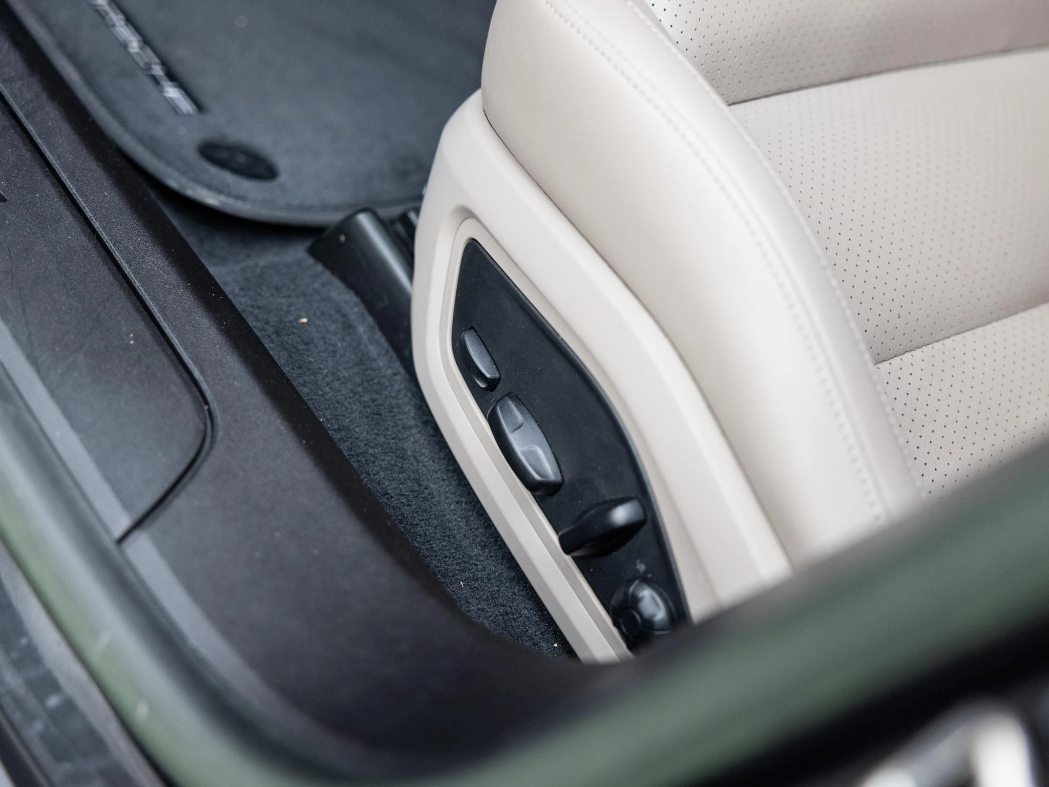 Porsche-Taycan-image-21