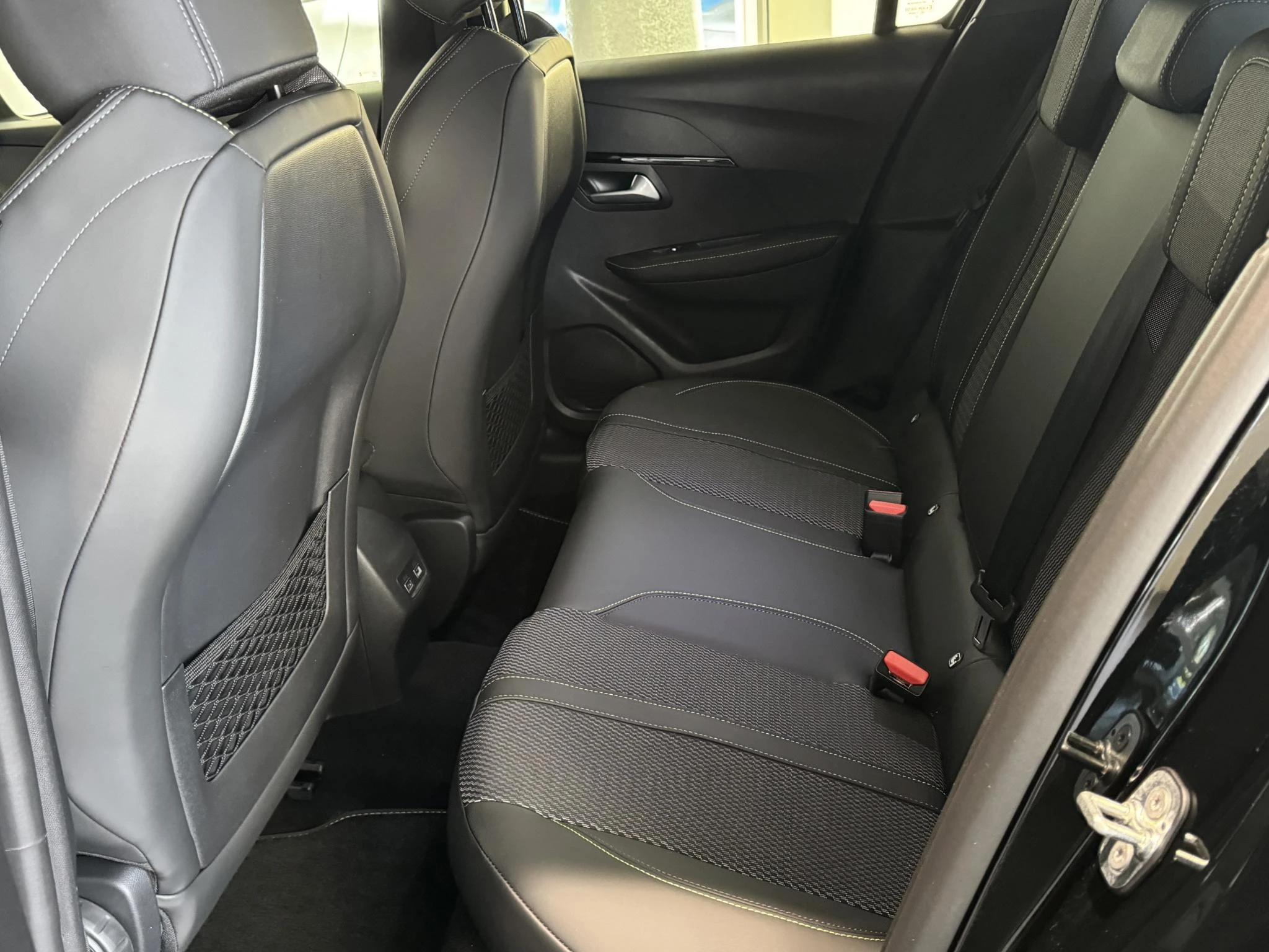 Peugeot-208-image-26