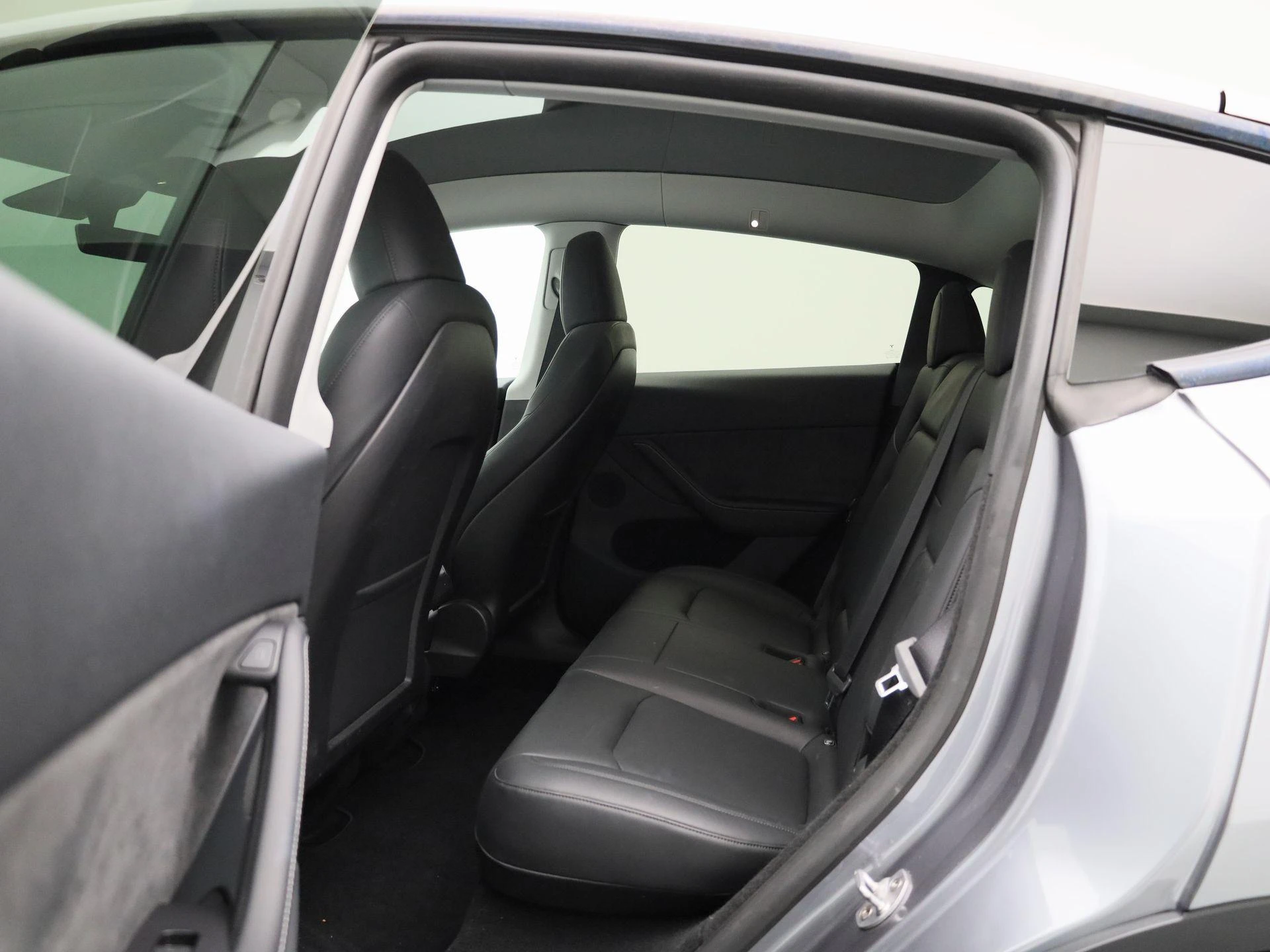 Tesla-Model Y-image-9