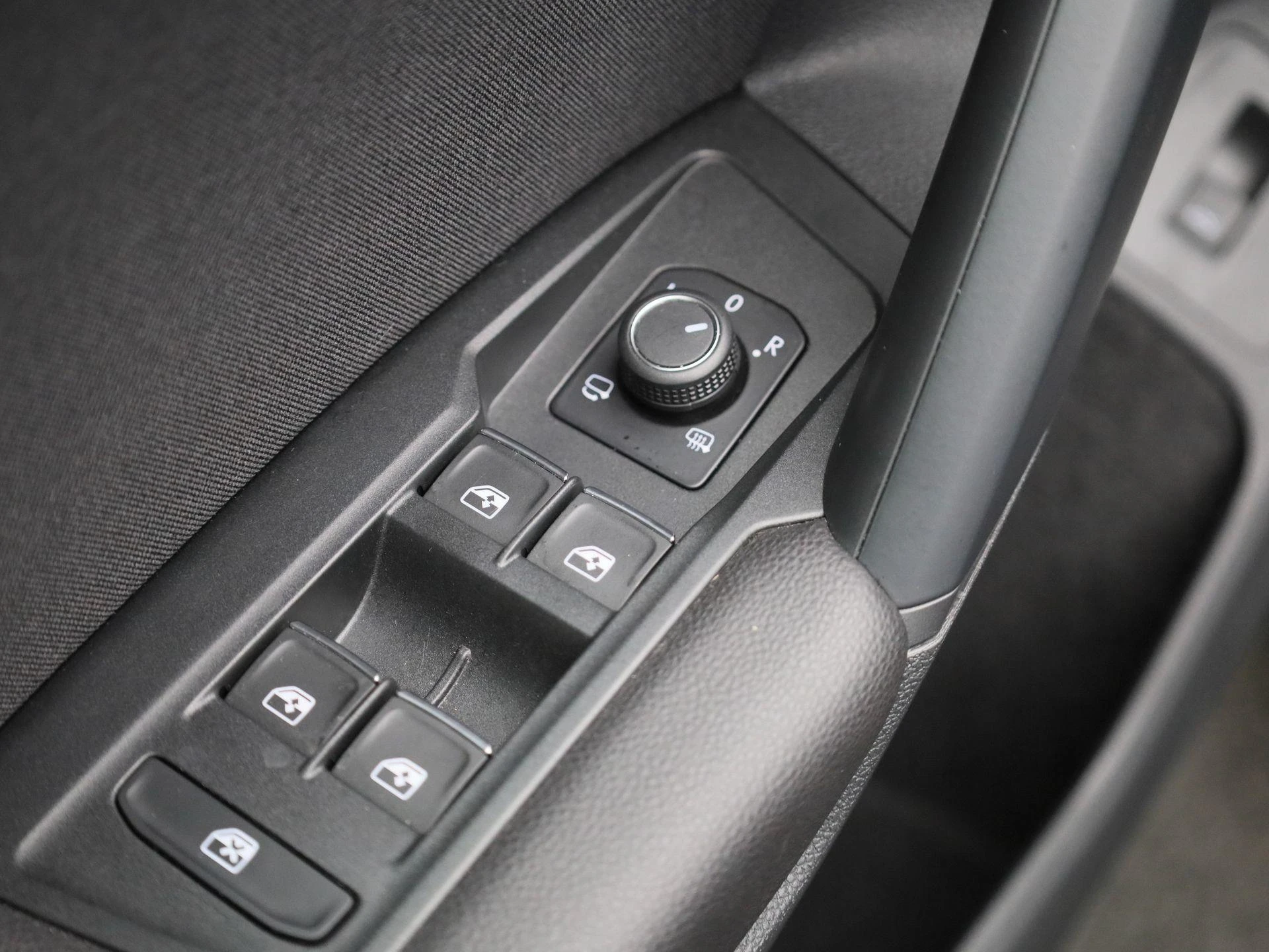 Volkswagen-Tiguan-image-32