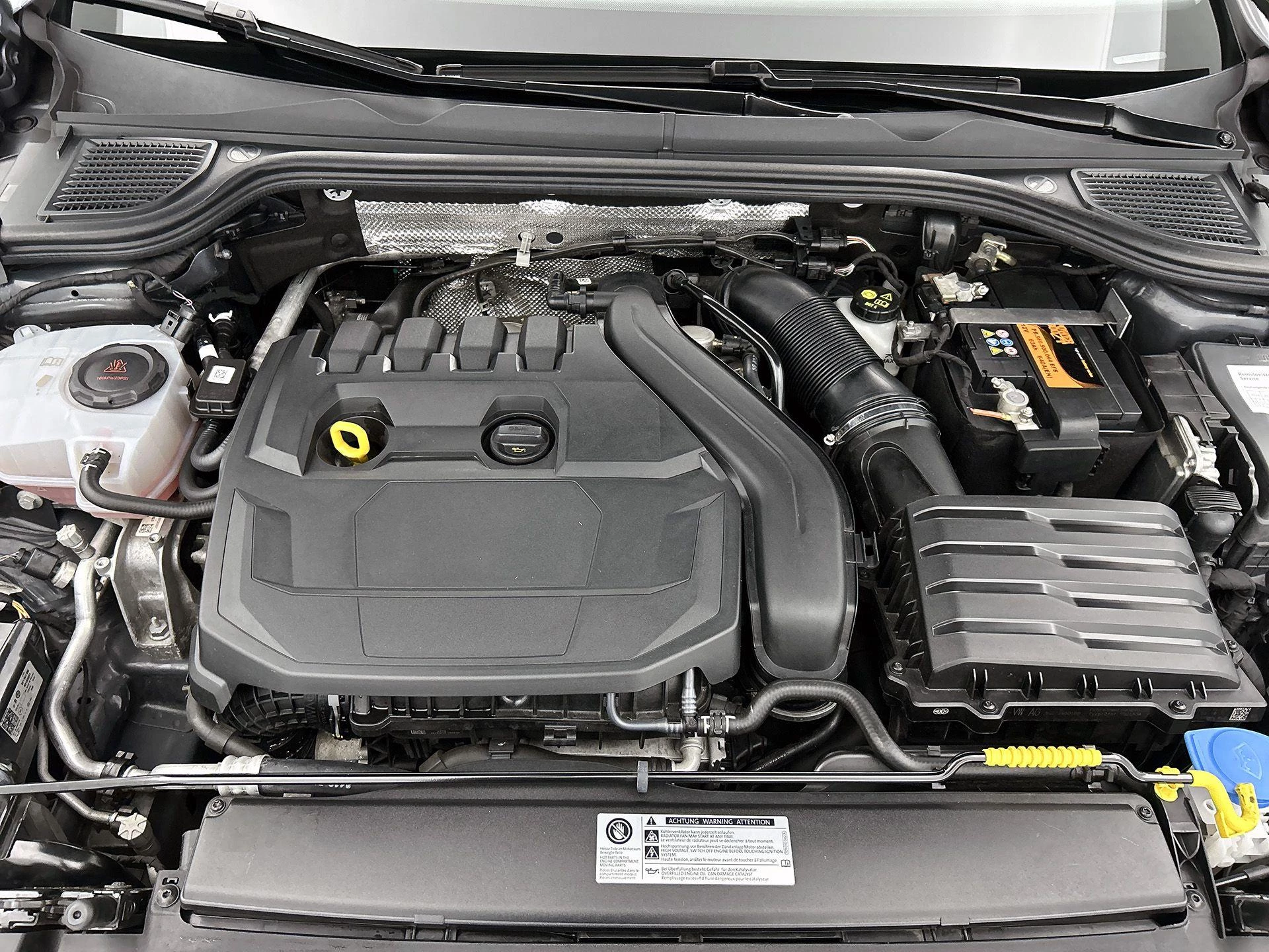 Volkswagen-Golf-image-35