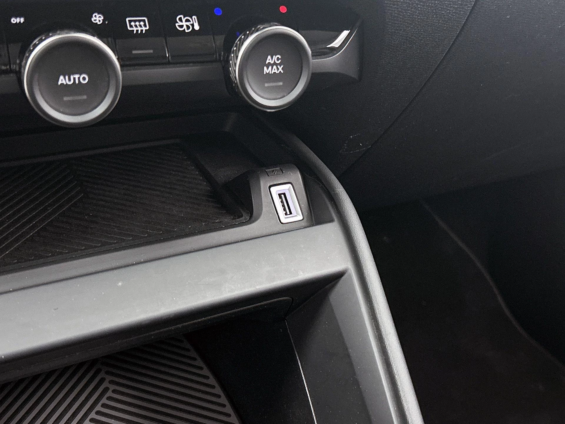 Citroën-ë-C4-image-30