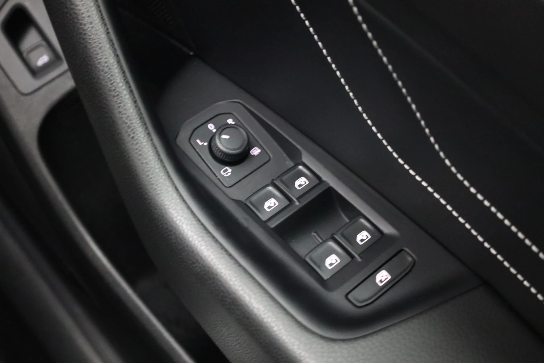 Volkswagen-Passat-image-32