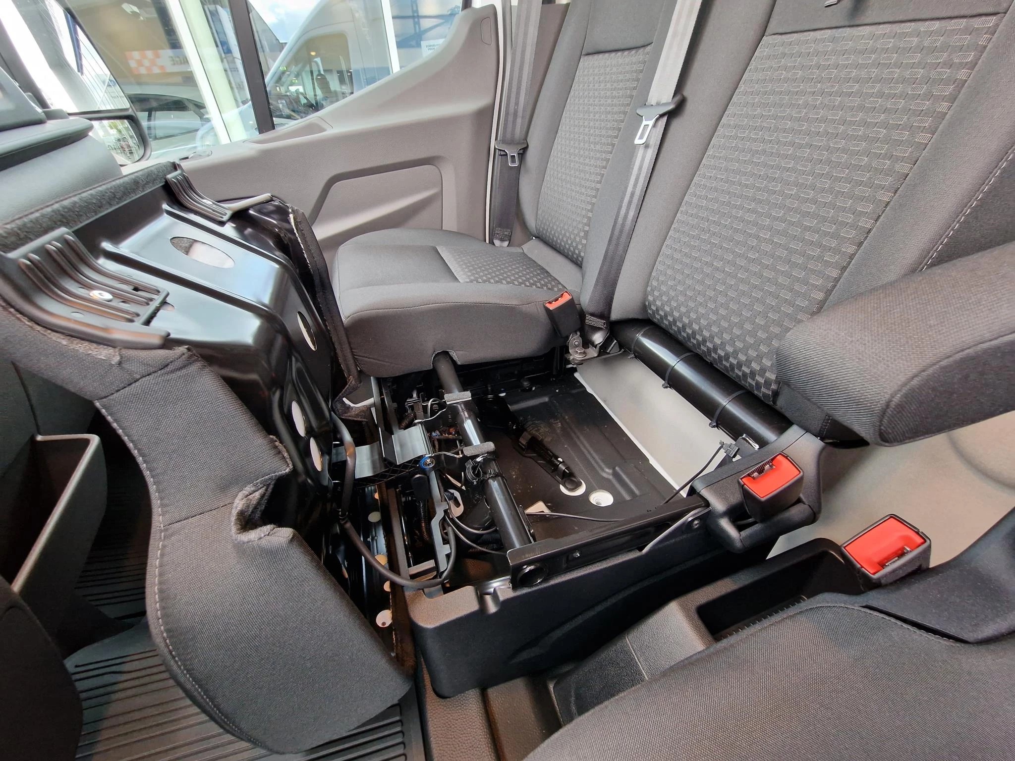 Ford-E-Transit-image-34