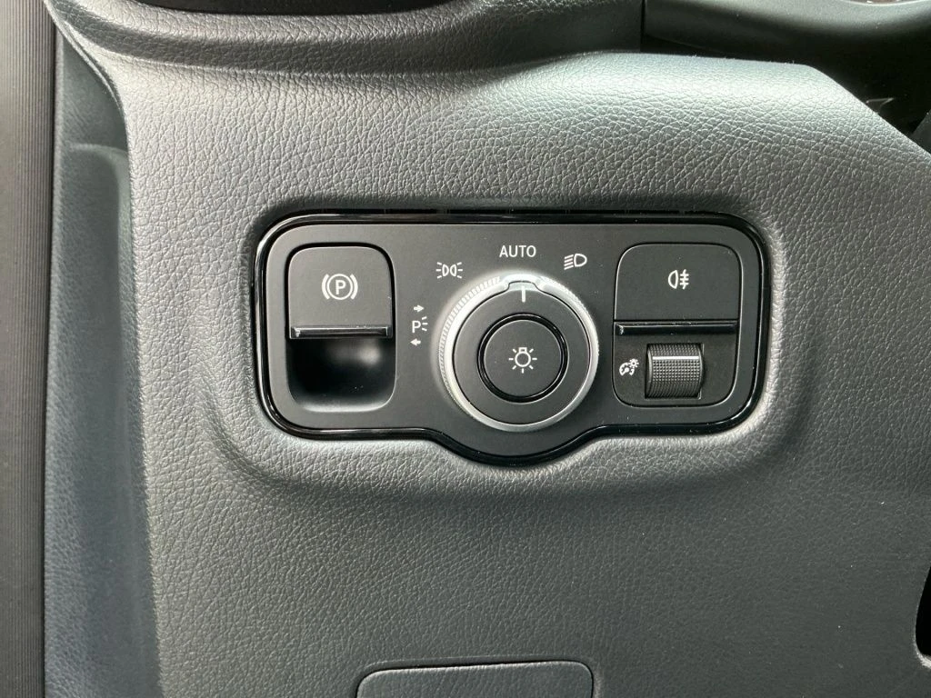 Mercedes-Benz-Vito 116-image-16