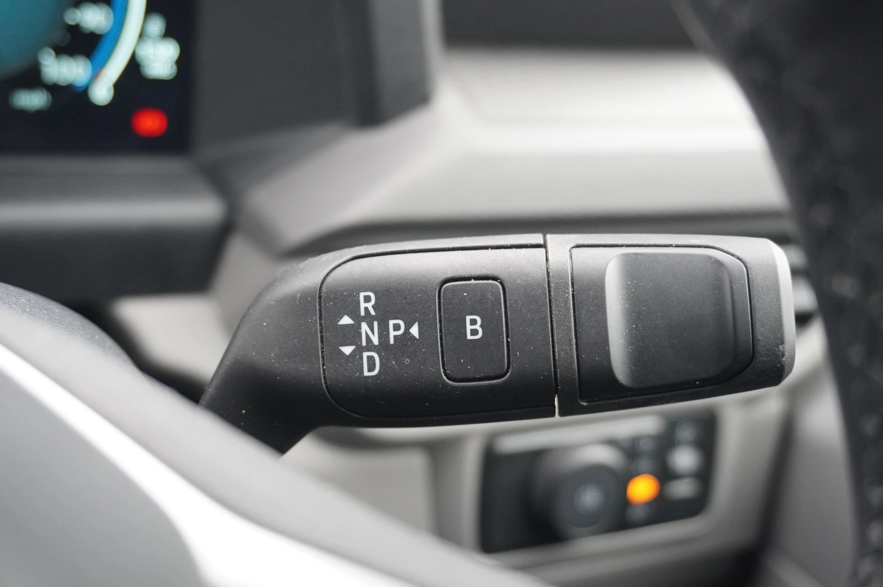 Volkswagen-Transporter-image-27
