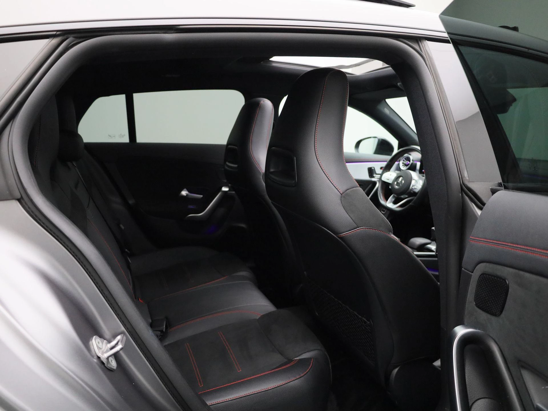 Mercedes-Benz-CLA-image-49