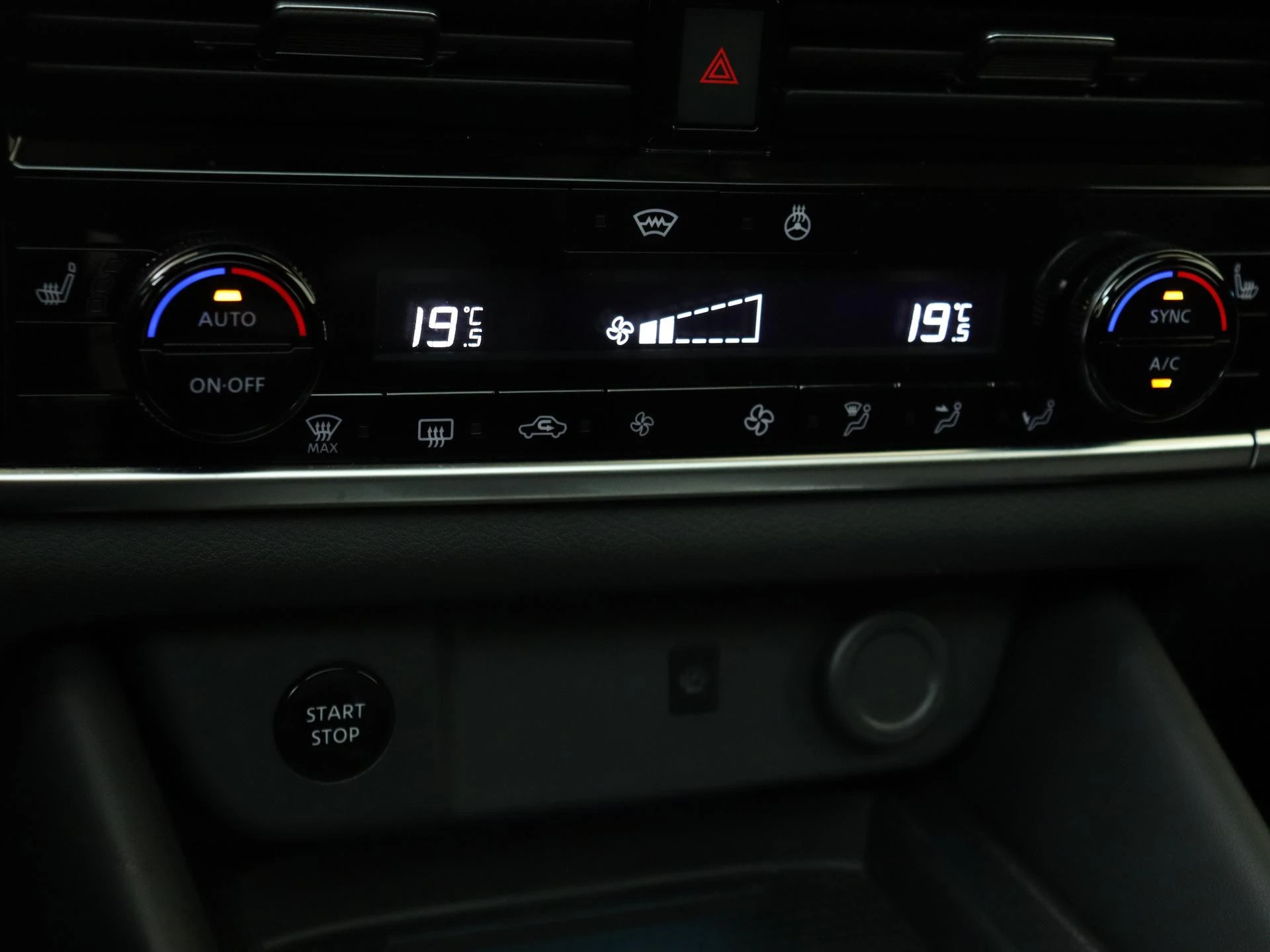 Nissan-QASHQAI-image-19