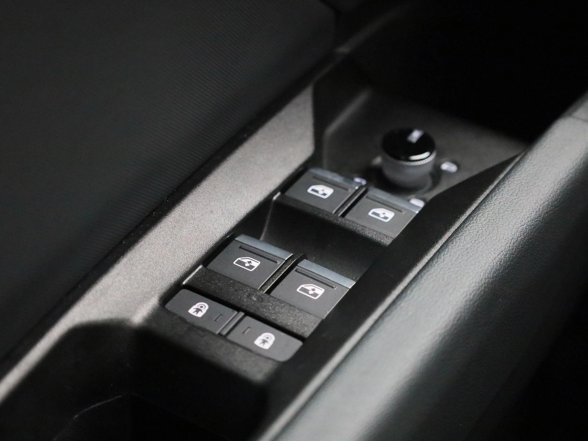 Audi-Q4 e-tron-image-39