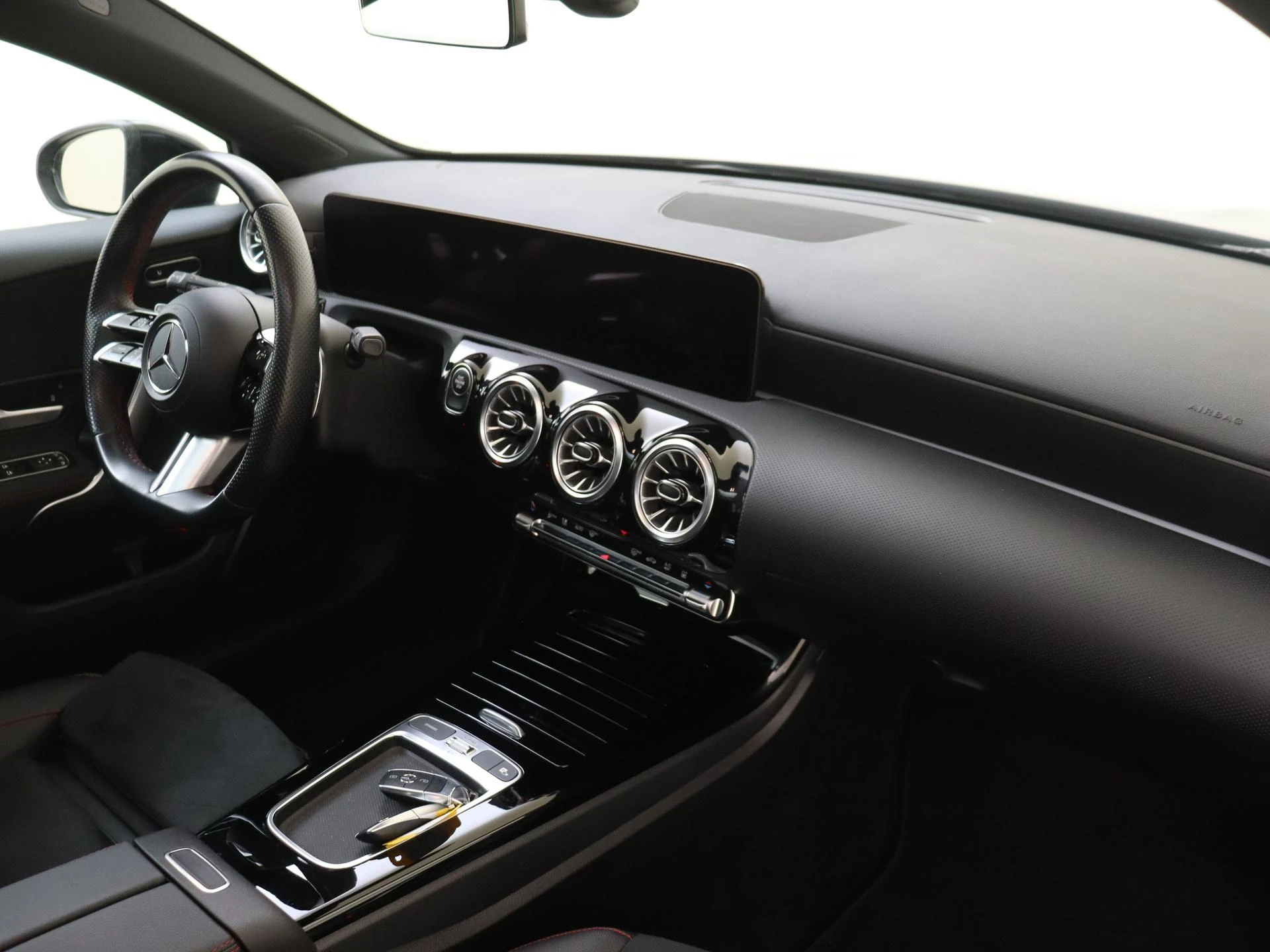 Mercedes-Benz-A-Klasse-image-3