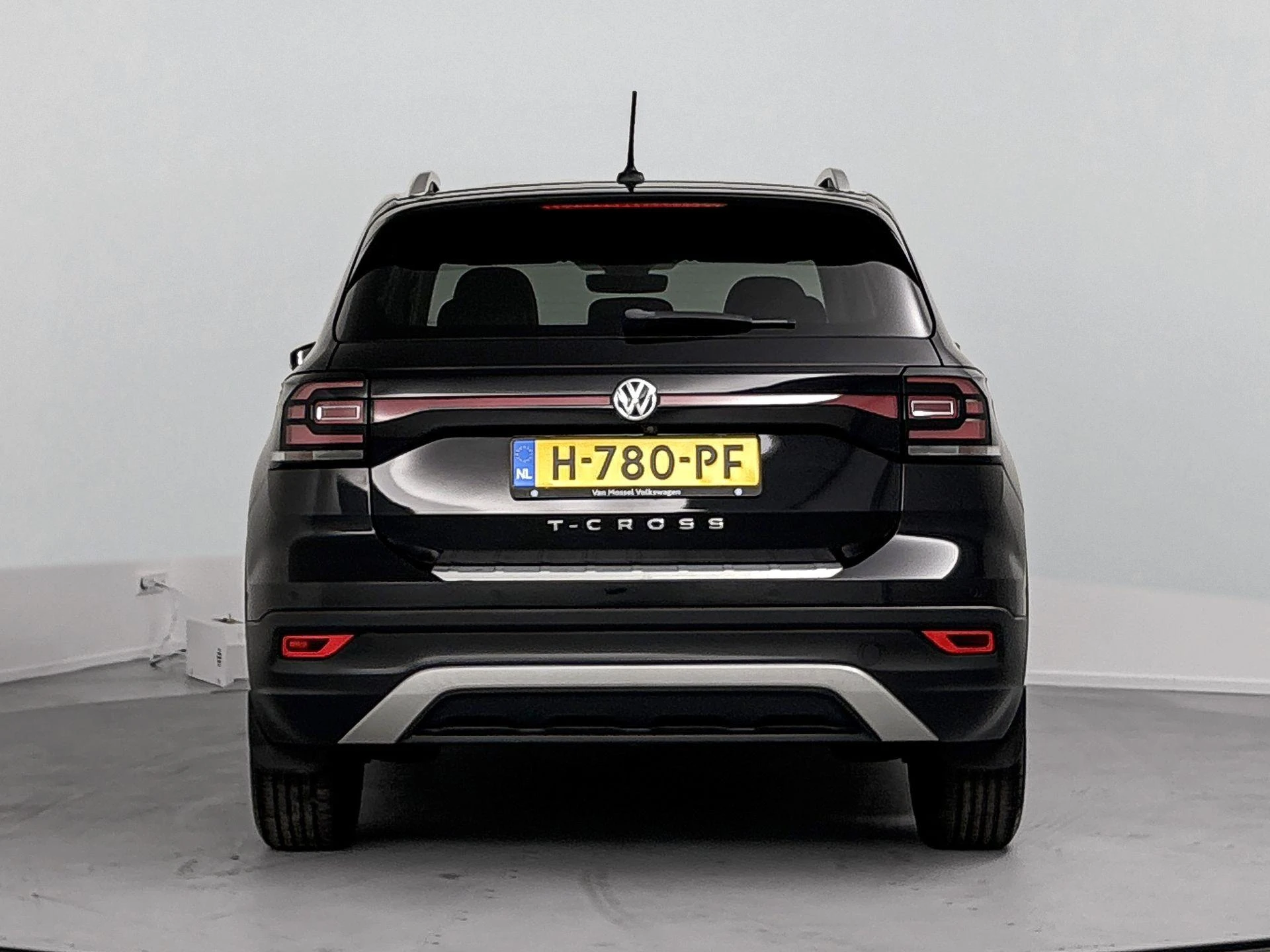 Volkswagen-T-Cross-image-2