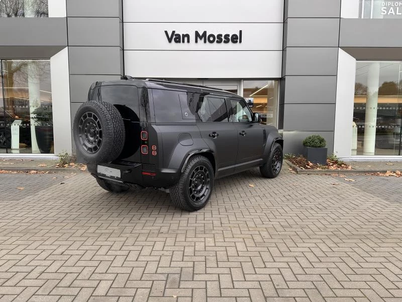 Land Rover Defender 110 P635 OCTA Black Edition AWD Auto. 26MY