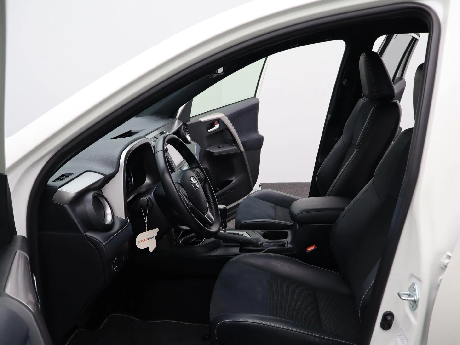 Toyota-RAV4-image-11
