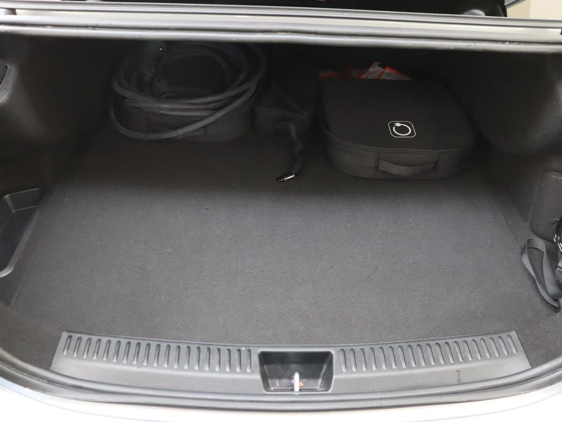 Mercedes-Benz-E-Klasse-image-28