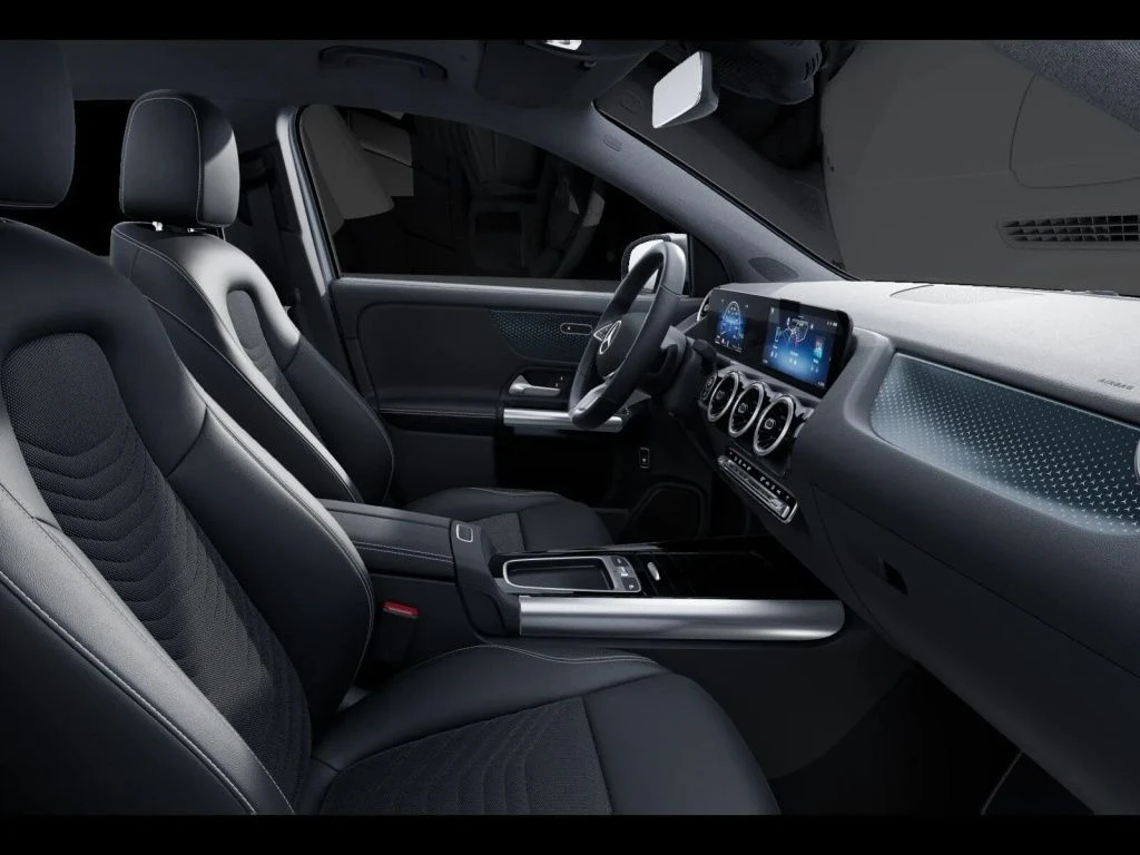 Mercedes-Benz-GLA 200 d-image-10