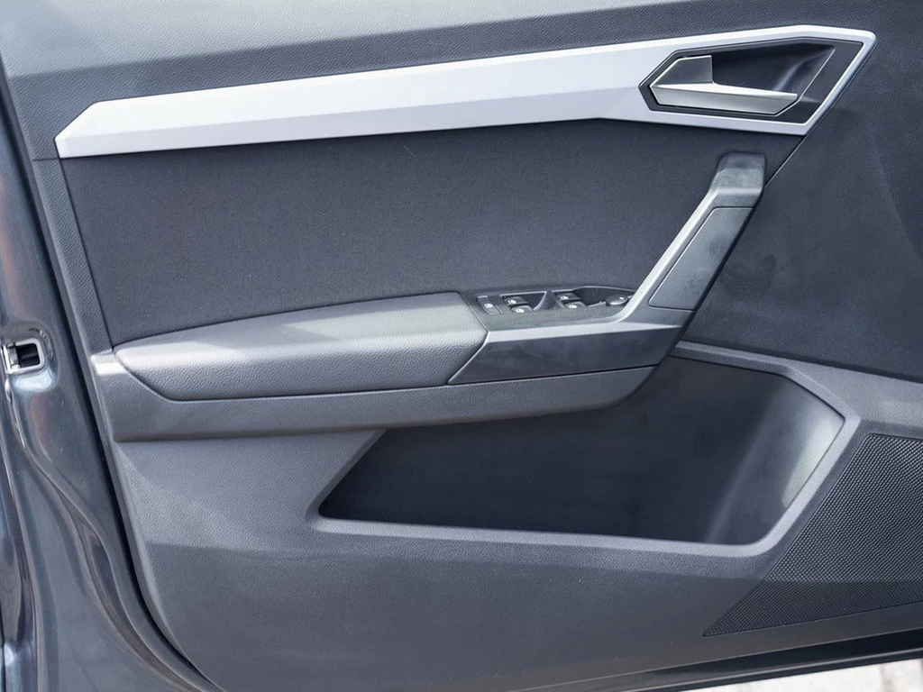 SEAT-Arona-image-15