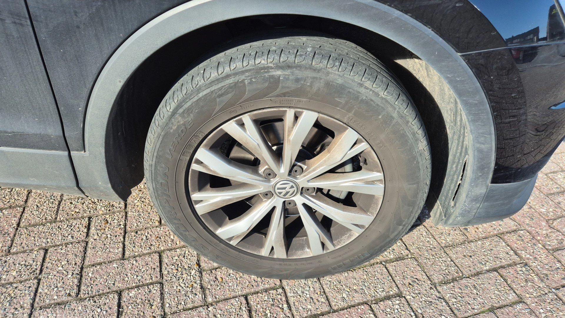 Volkswagen-Tiguan-image-17