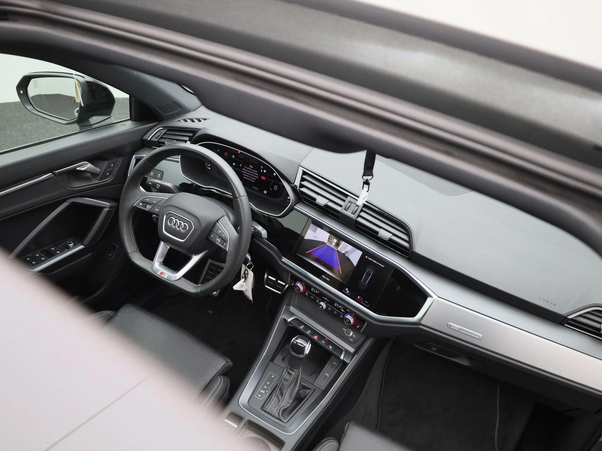 Audi-Q3-image-35