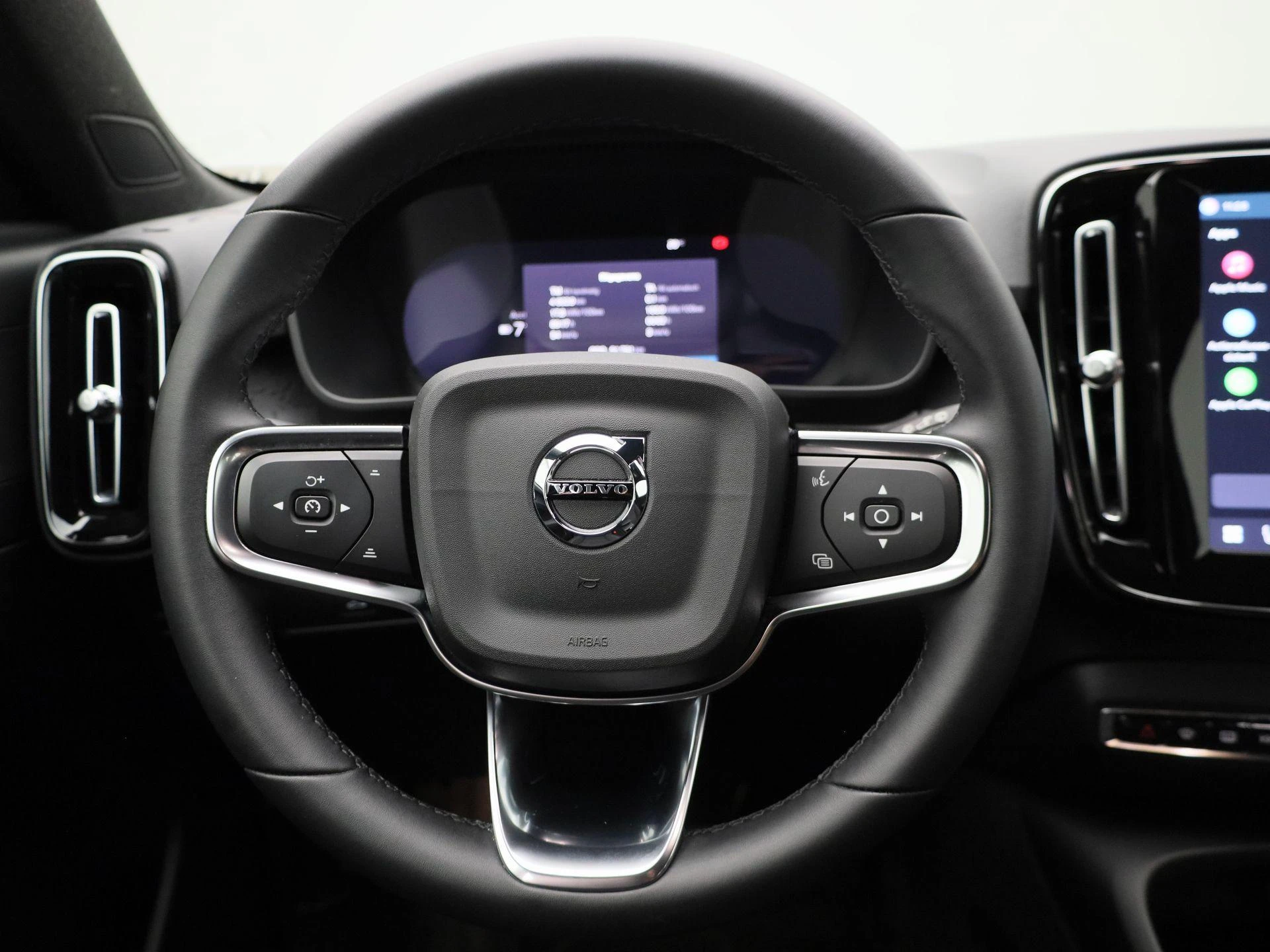 Volvo-XC40-image-6