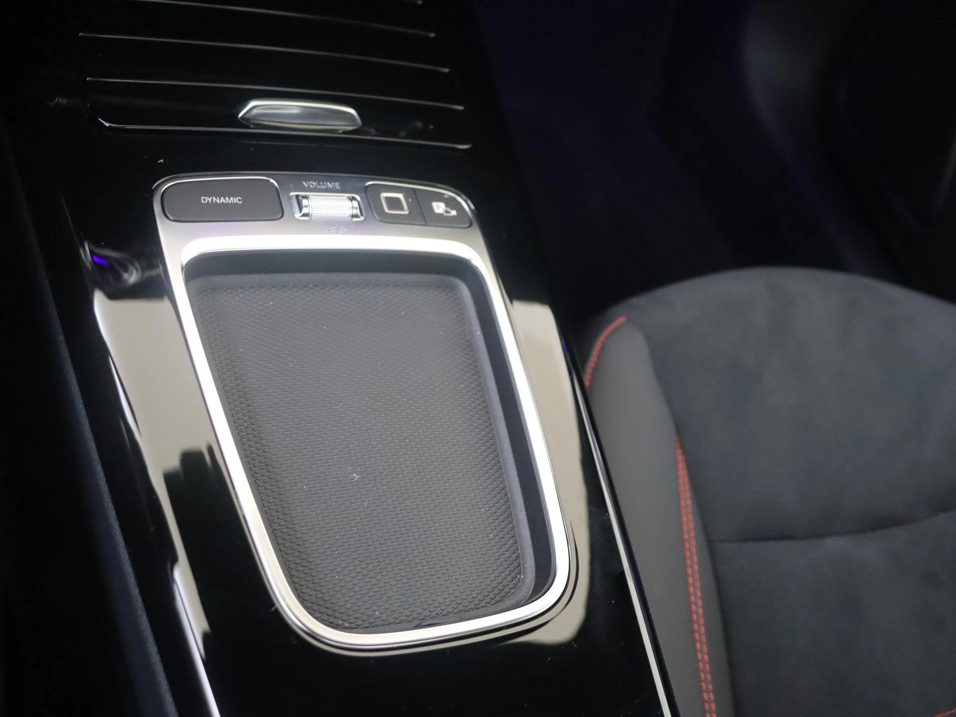 Mercedes-Benz-CLA-image-23