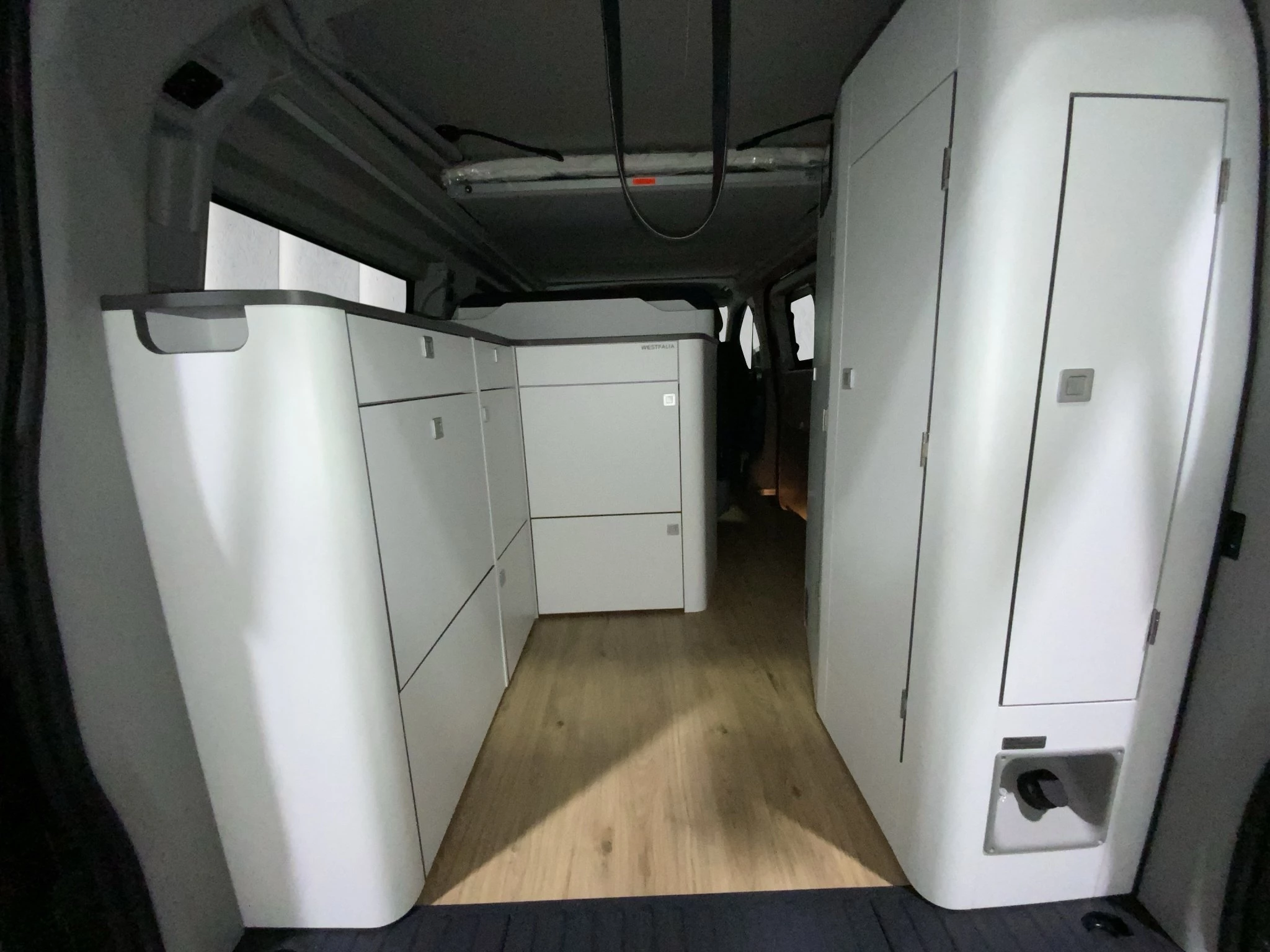 Ford Nugget Titanium 2.0 EcoBlue 125kW 320 L2 Aut. Campingbus