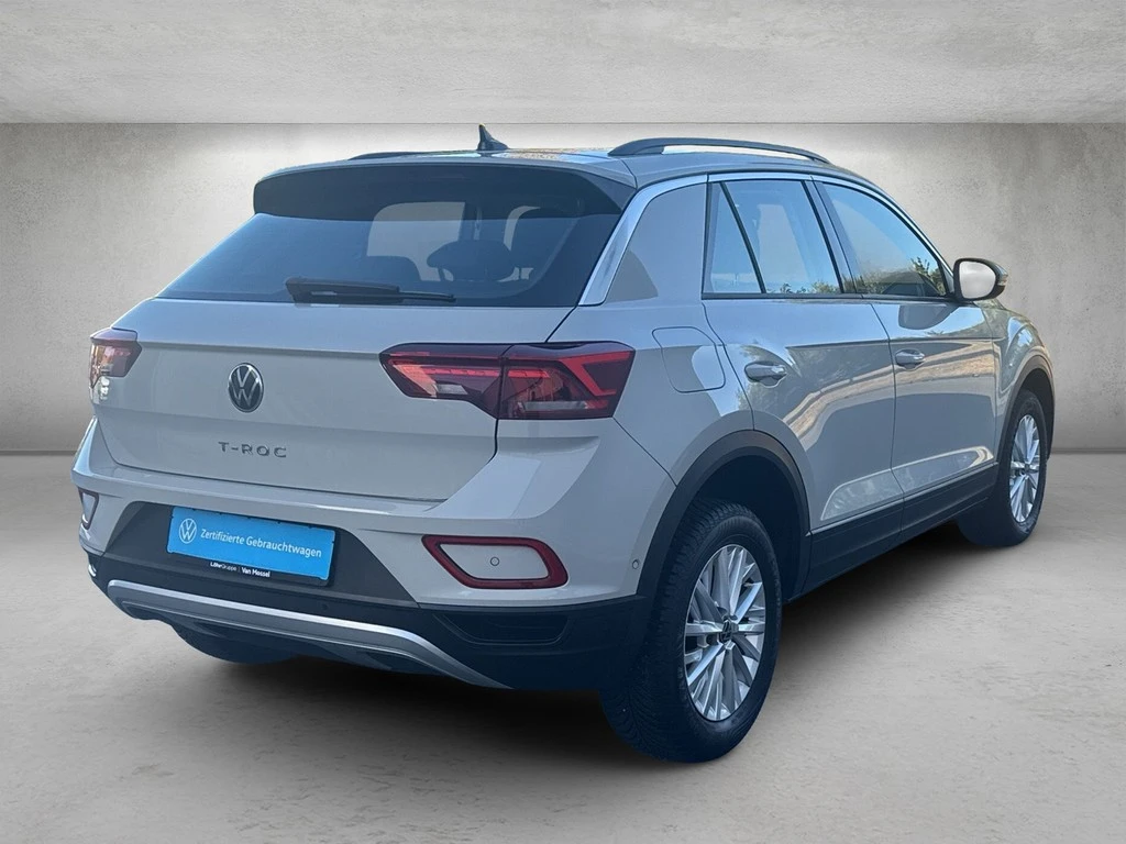 Volkswagen-T-Roc-image-2