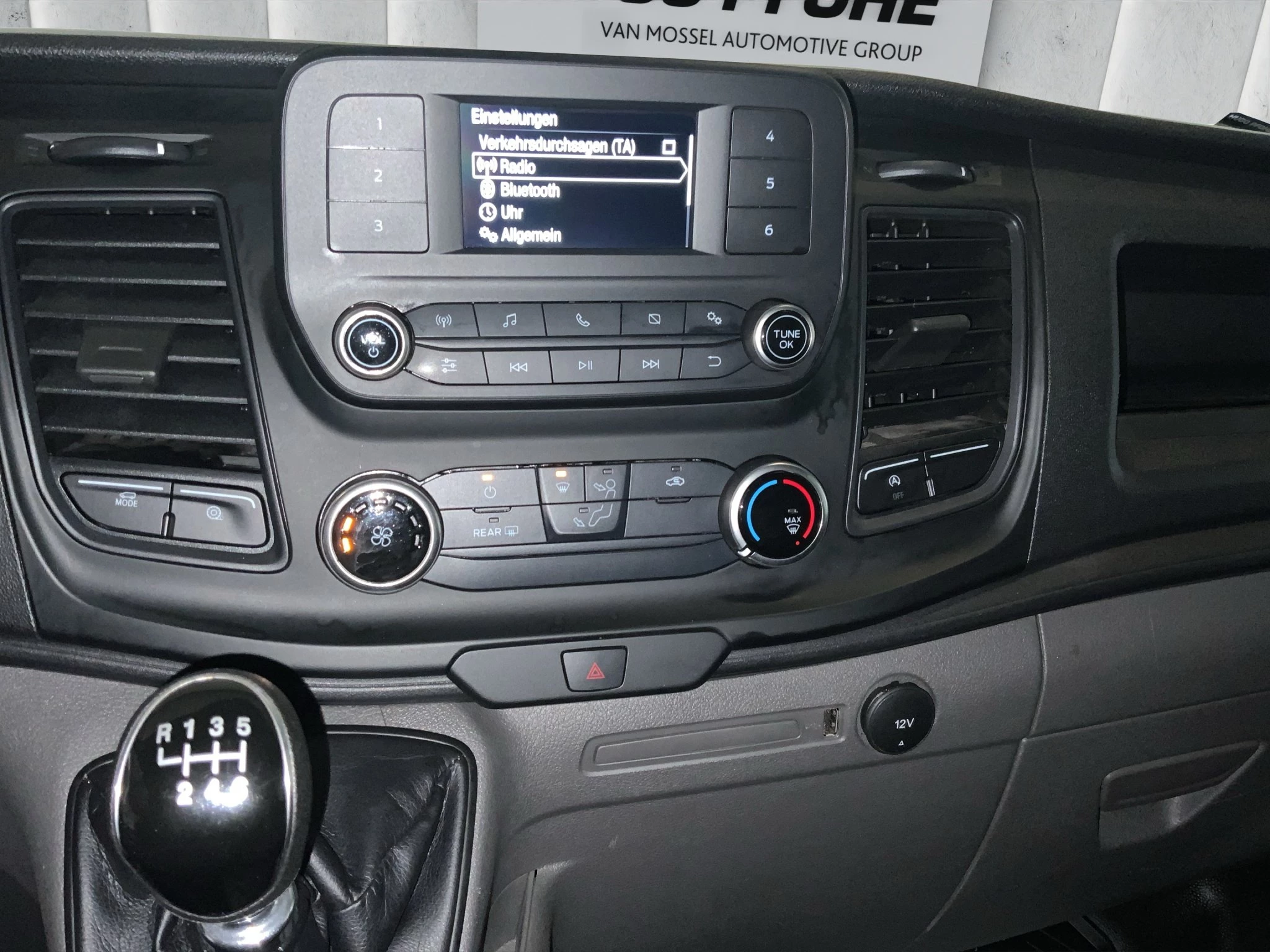 Ford-Transit Custom-image-13