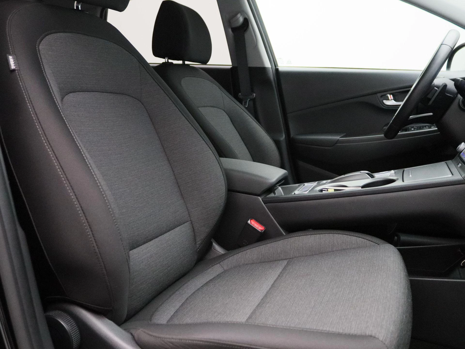 Hyundai-Kona-image-30