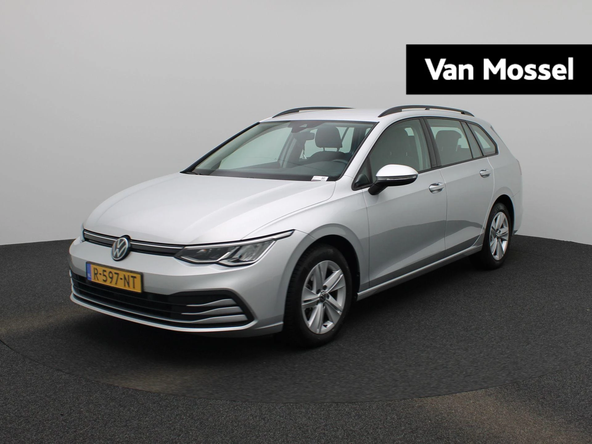 Volkswagen-Golf-image-0