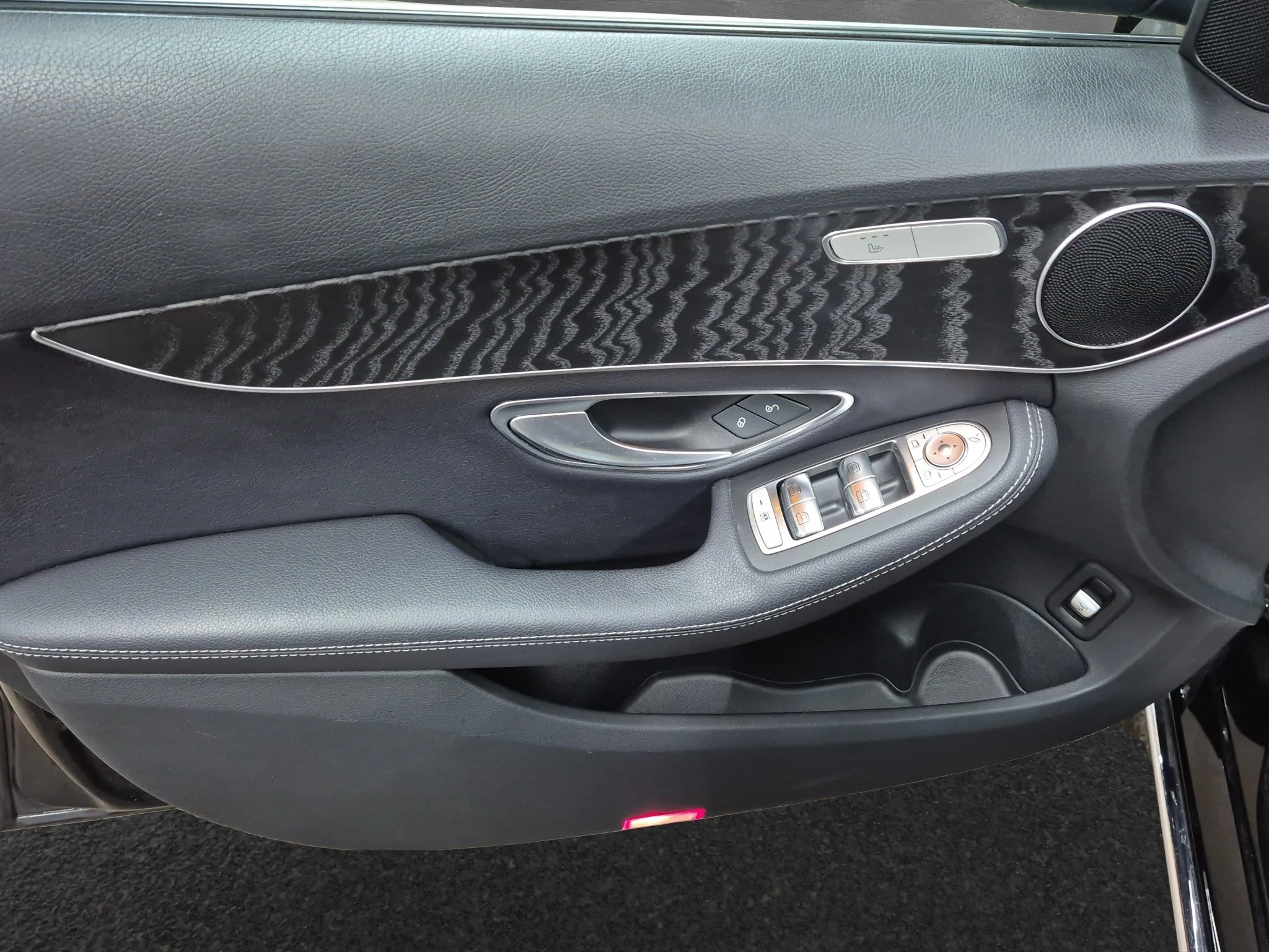 Mercedes-Benz-C-Klasse-image-15