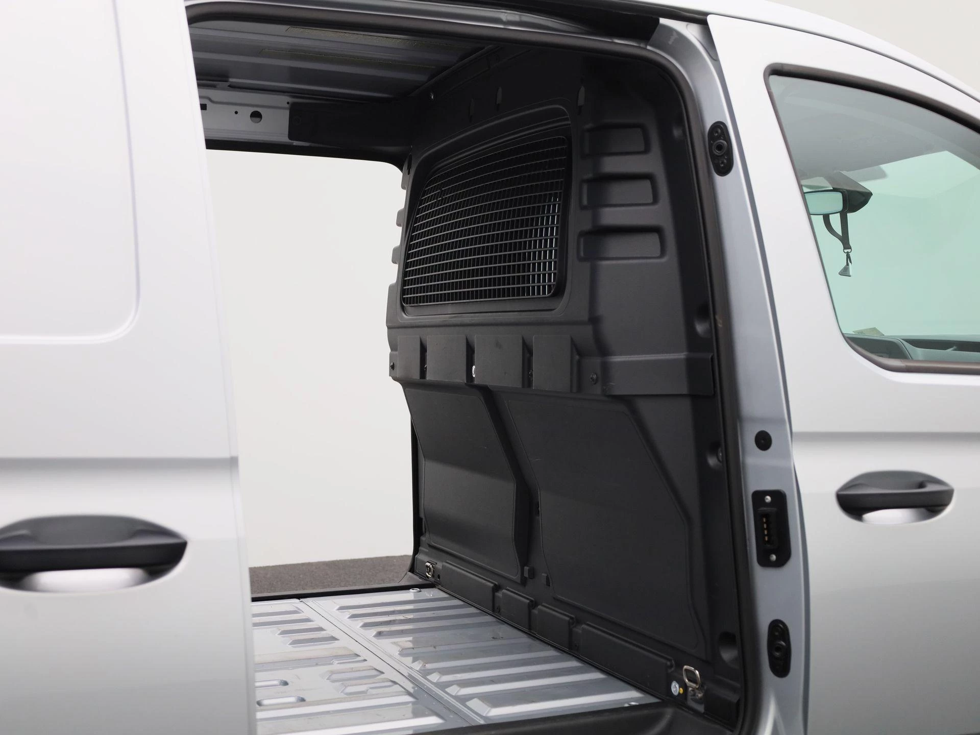 Volkswagen-Caddy-image-13