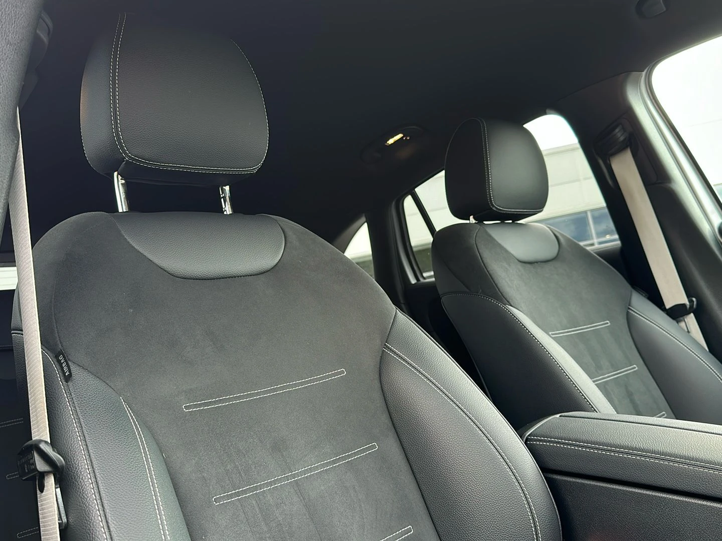 Mercedes-Benz-GLA-image-16